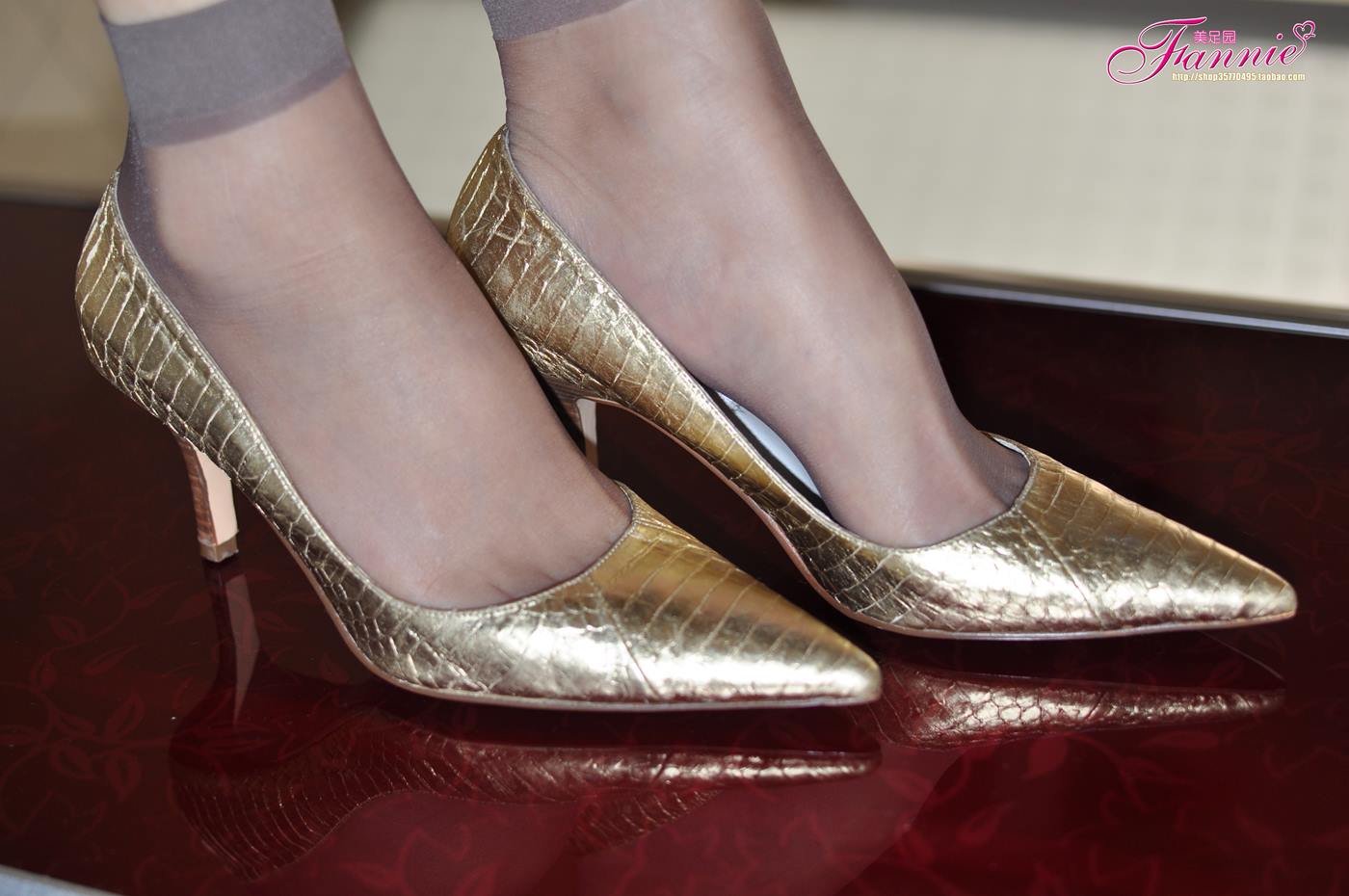 图片[79]-Fannie芬妮每足园 No.024 暗香（金色船鞋灰丝）[81P] – 速更版-美库