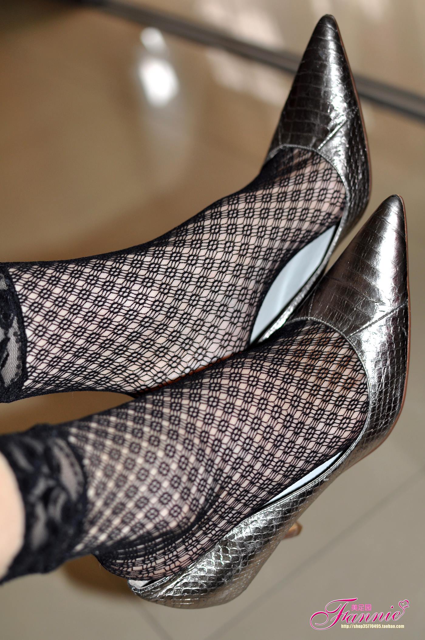 图片[59]-Fannie芬妮每足园 No.025 暗香（银色船袜黑丝网）[76P] – 速更版-美库