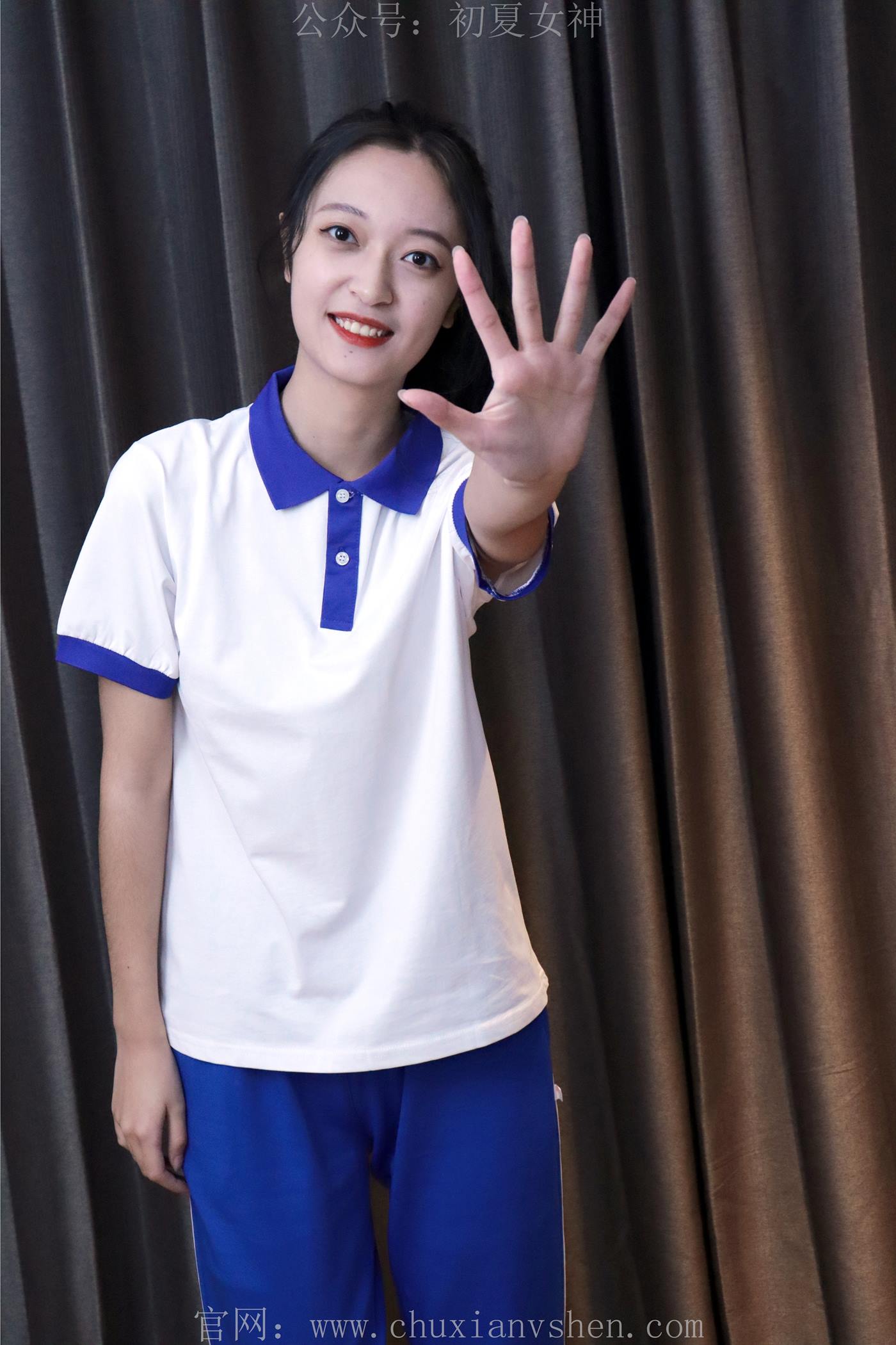 图片[33]-初夏女神 NO.001 依依 校服搭配37码运动鞋拍摄[123P] – 速更版-美库