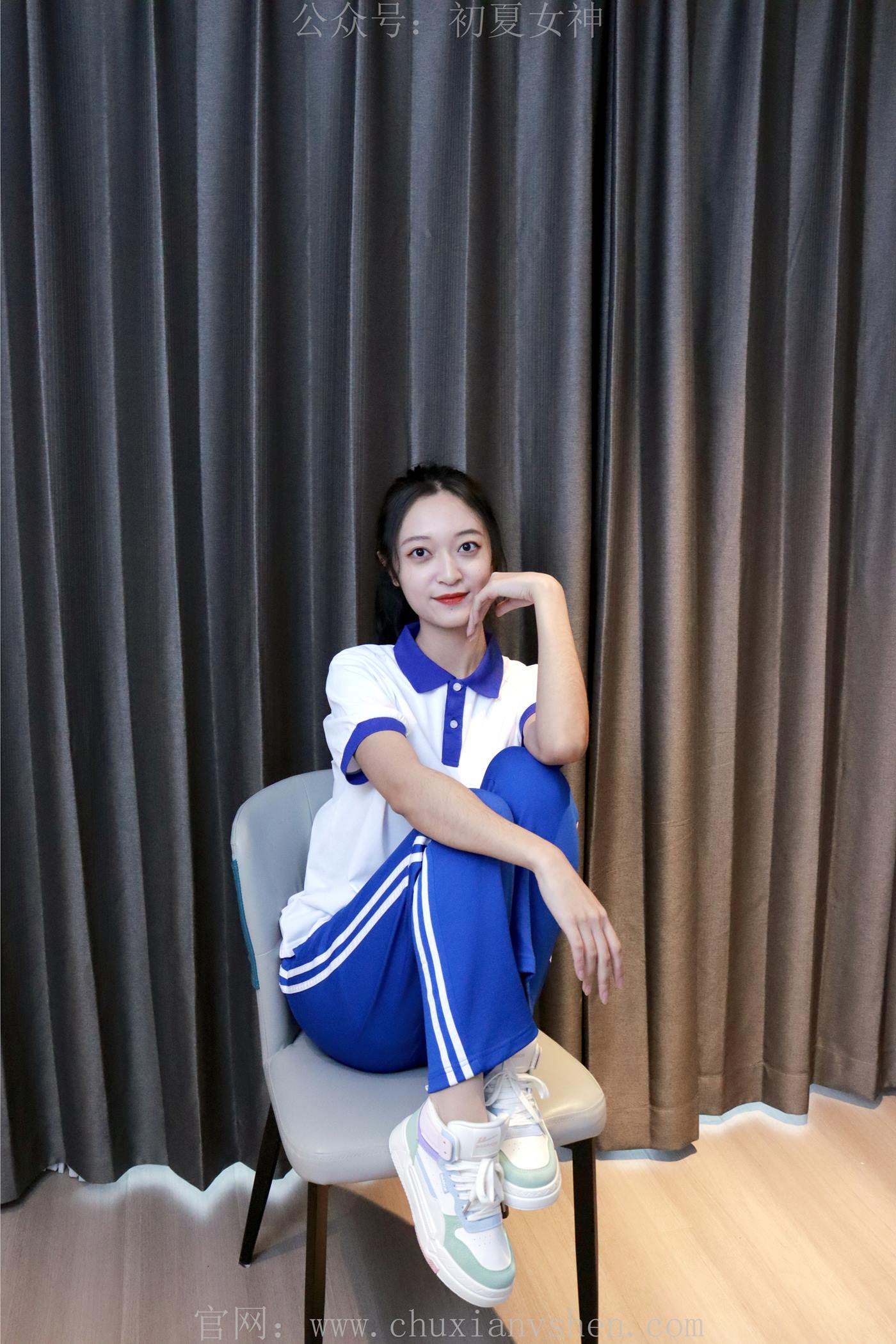 图片[40]-初夏女神 NO.001 依依 校服搭配37码运动鞋拍摄[123P] – 速更版-美库