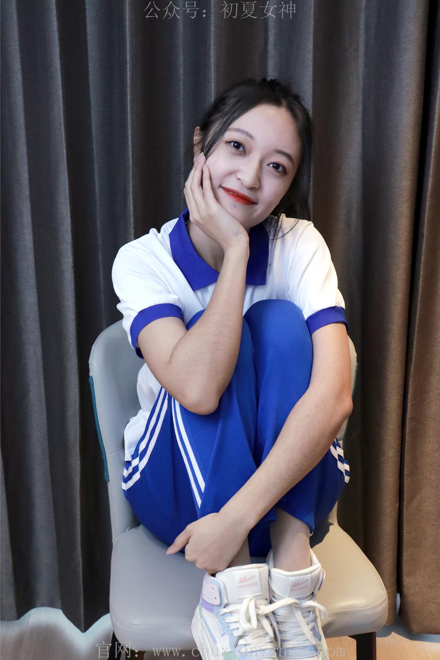 图片[42]-初夏女神 NO.001 依依 校服搭配37码运动鞋拍摄[123P] – 速更版-美库