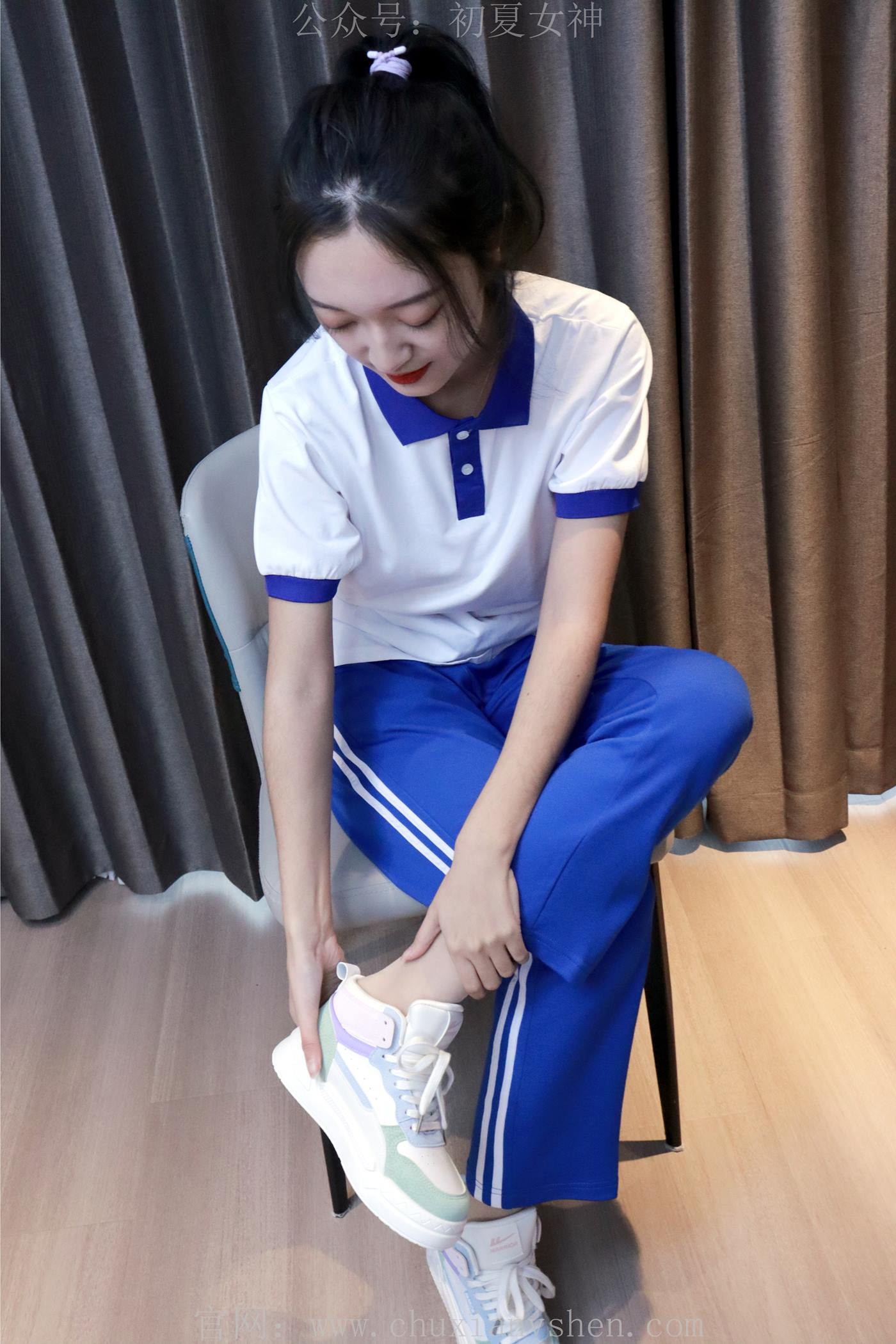 图片[45]-初夏女神 NO.001 依依 校服搭配37码运动鞋拍摄[123P] – 速更版-美库
