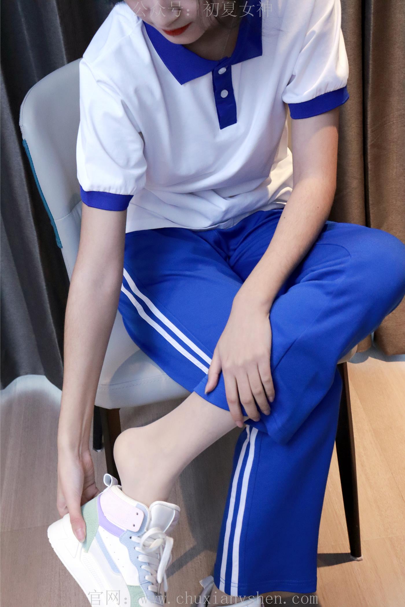 图片[46]-初夏女神 NO.001 依依 校服搭配37码运动鞋拍摄[123P] – 速更版-美库