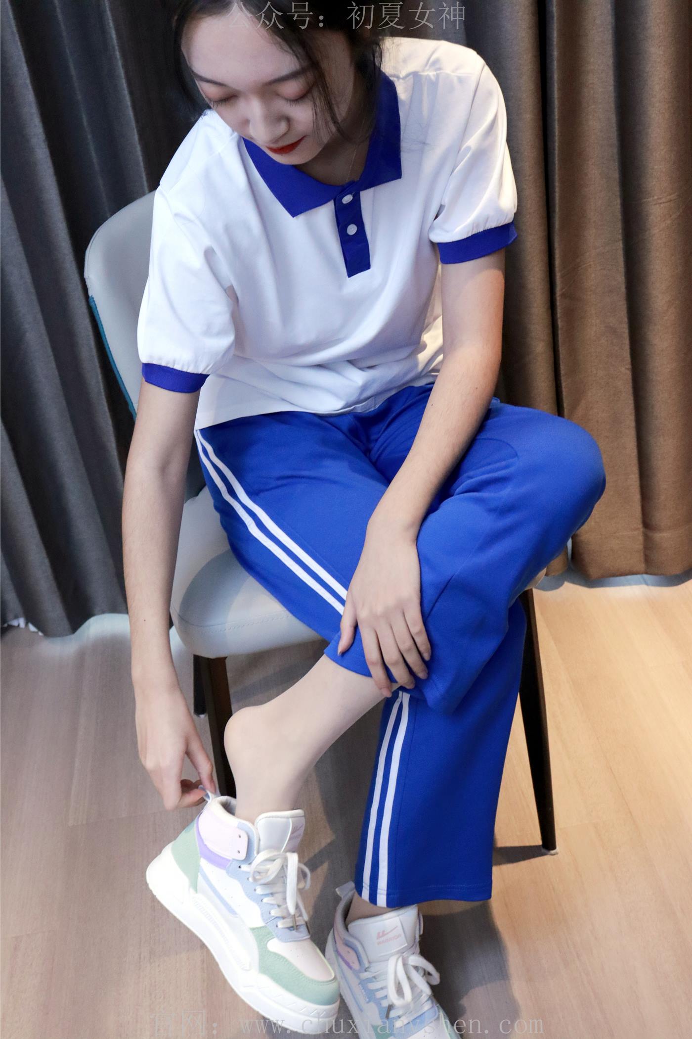 图片[47]-初夏女神 NO.001 依依 校服搭配37码运动鞋拍摄[123P] – 速更版-美库