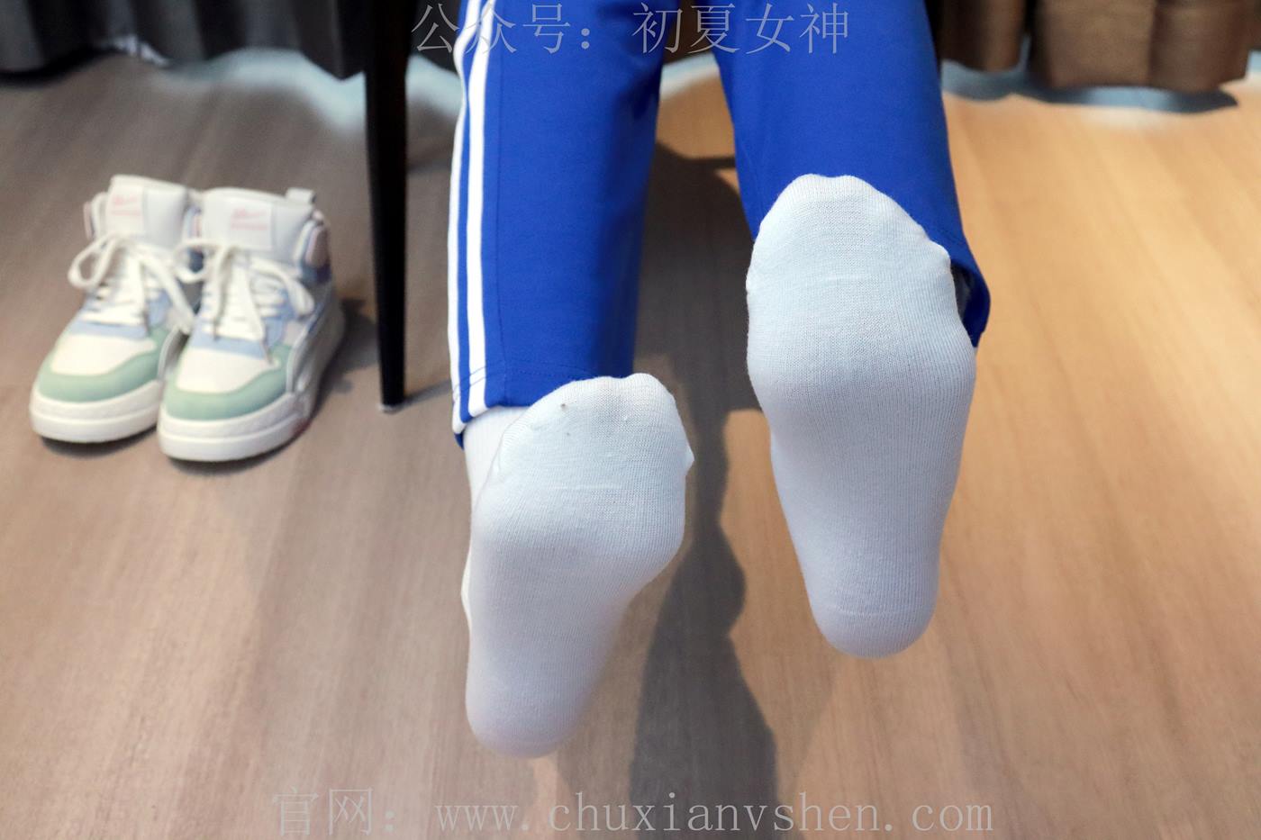 图片[69]-初夏女神 NO.001 依依 校服搭配37码运动鞋拍摄[123P] – 速更版-美库