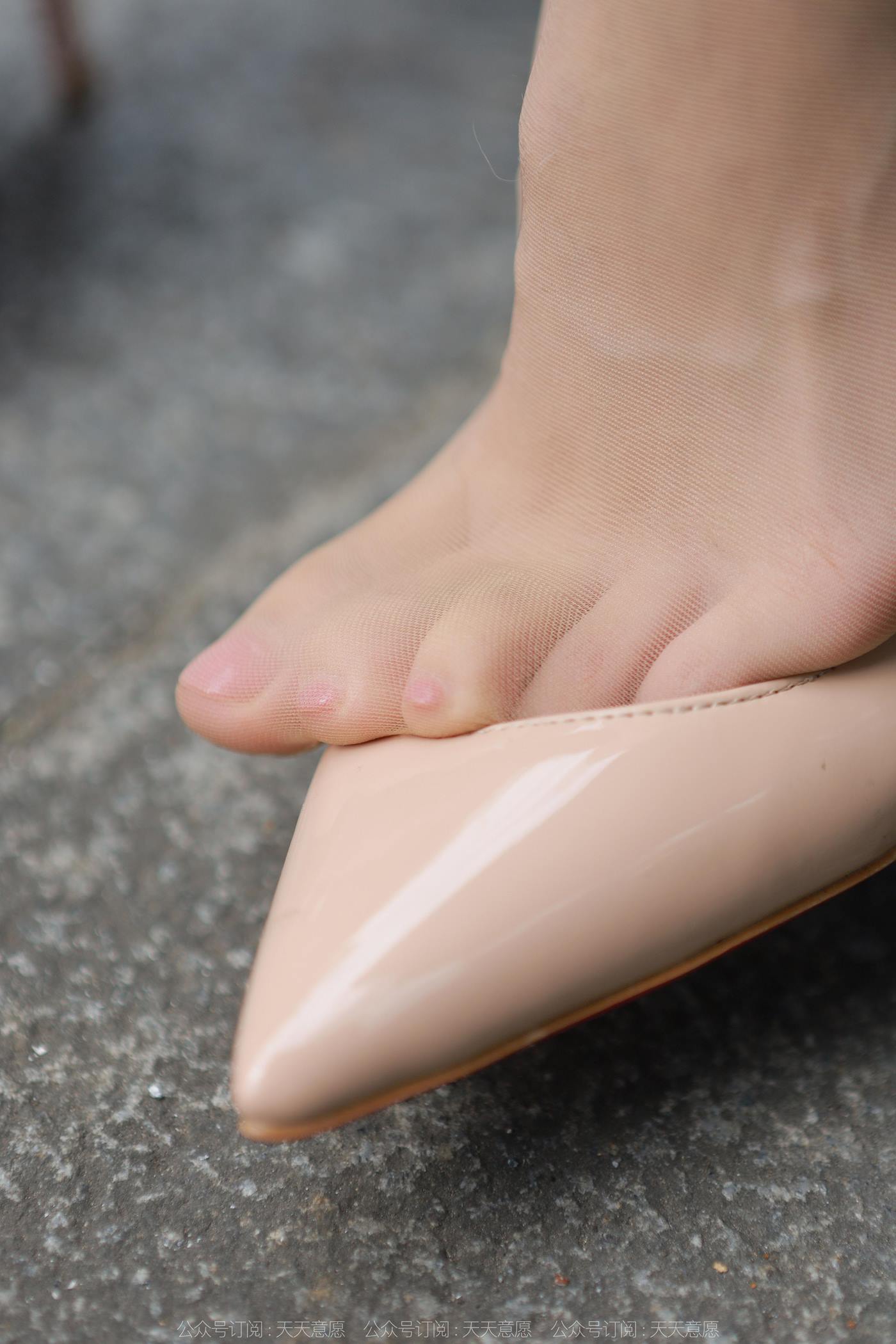 图片[11]-[IESS异思趣向] 2022.10.19 丝享家1242：团团《阳光下的长腿》[85P] – 速更版-美库