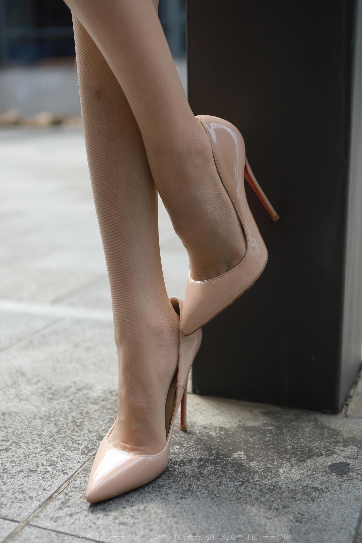 图片[34]-[IESS异思趣向] 2022.10.19 丝享家1242：团团《阳光下的长腿》[85P] – 速更版-美库