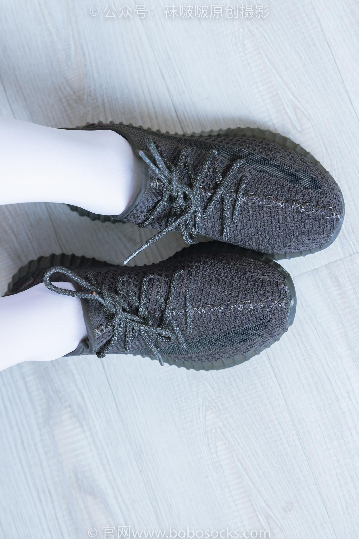 图片[43]-[BoBoSocks袜啵啵]NO.214 小沫-黑色运动鞋、厚白丝[142P] – 速更版-美库