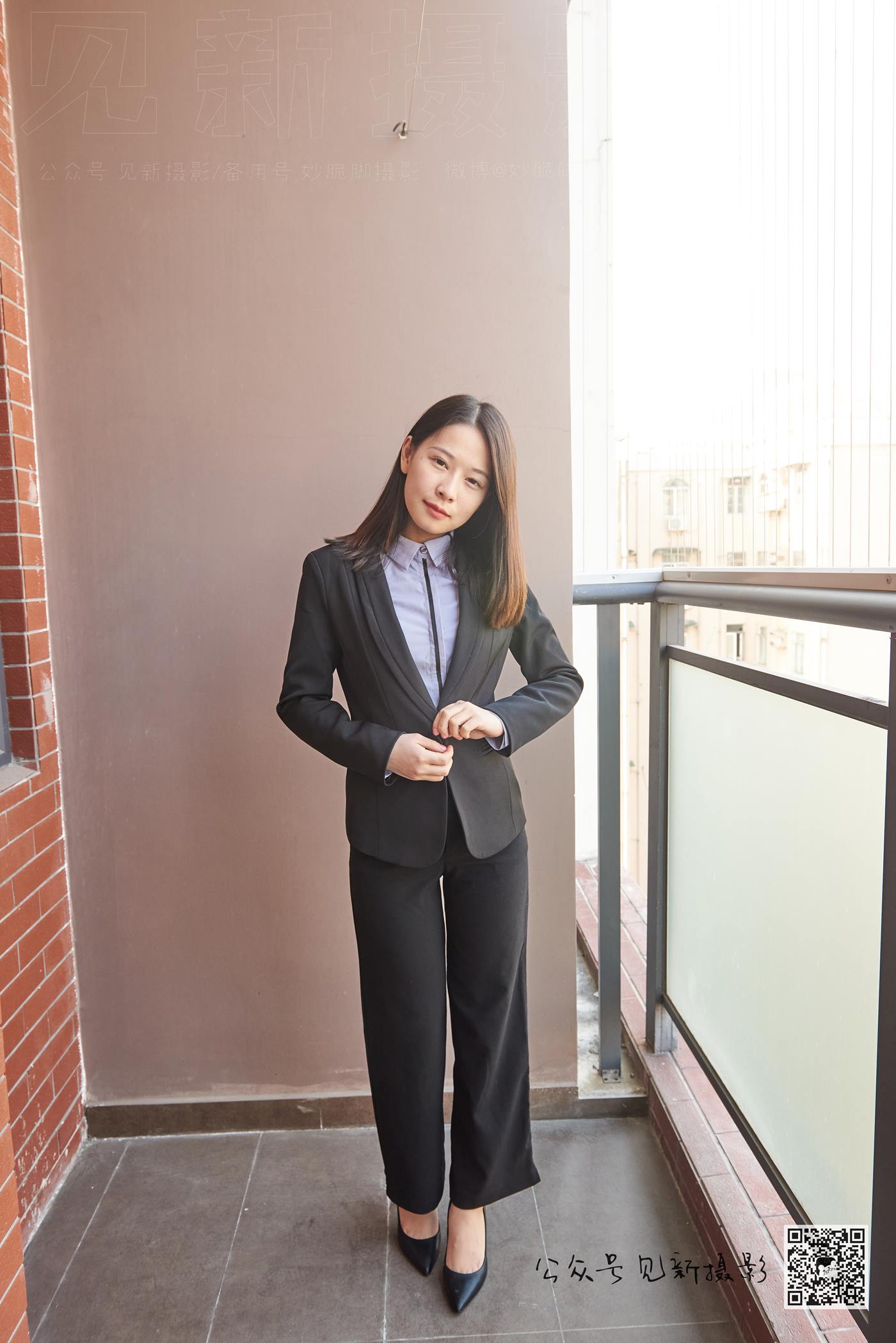 图片[25]-[见新摄影]NO.049 -小江-户外裤里丝高跟 [155P] – 速更版-美库