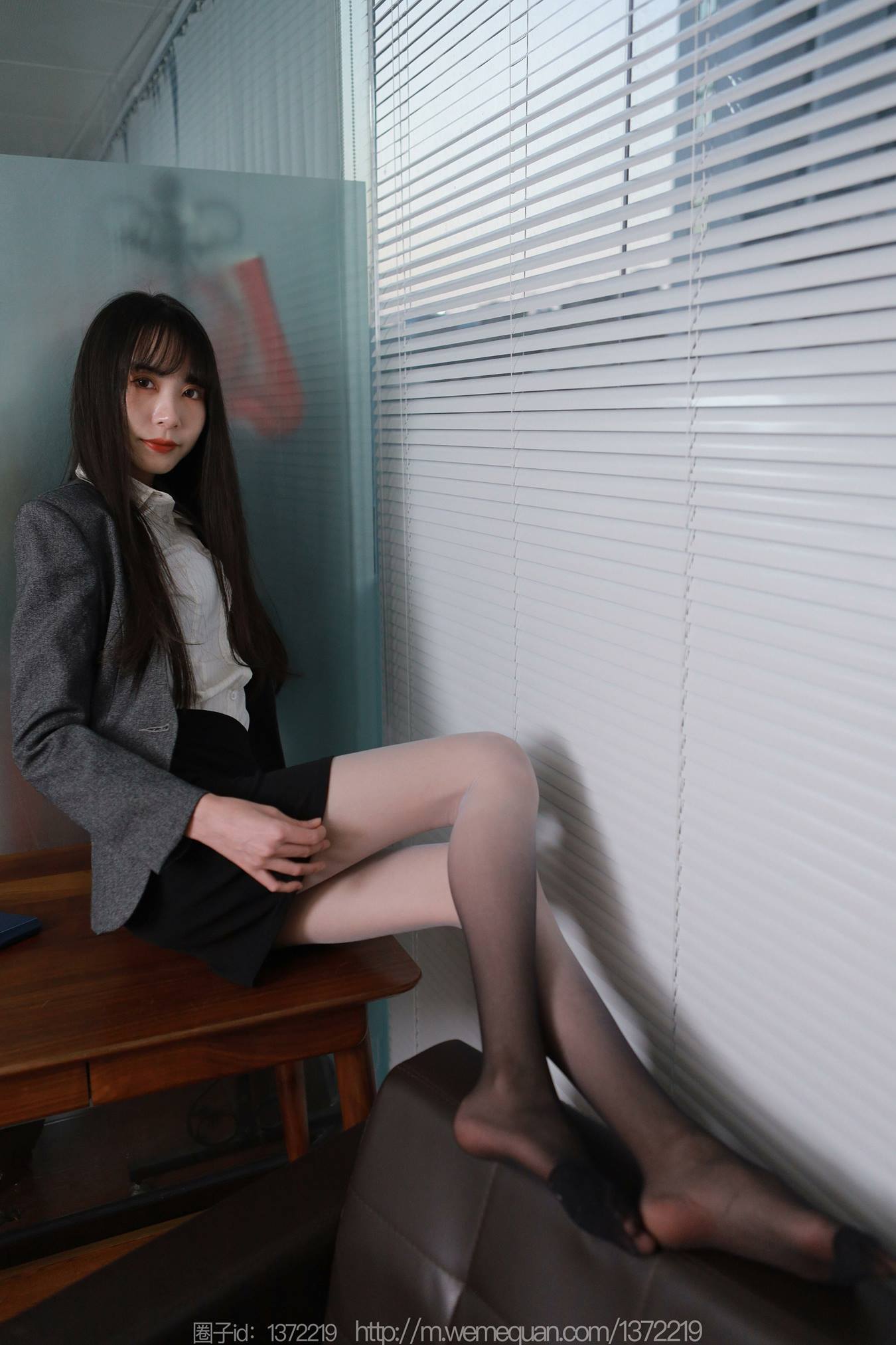 图片[38]-[IESS异思趣向] 耽丝 230111团团 [86P] – 速更版-美库