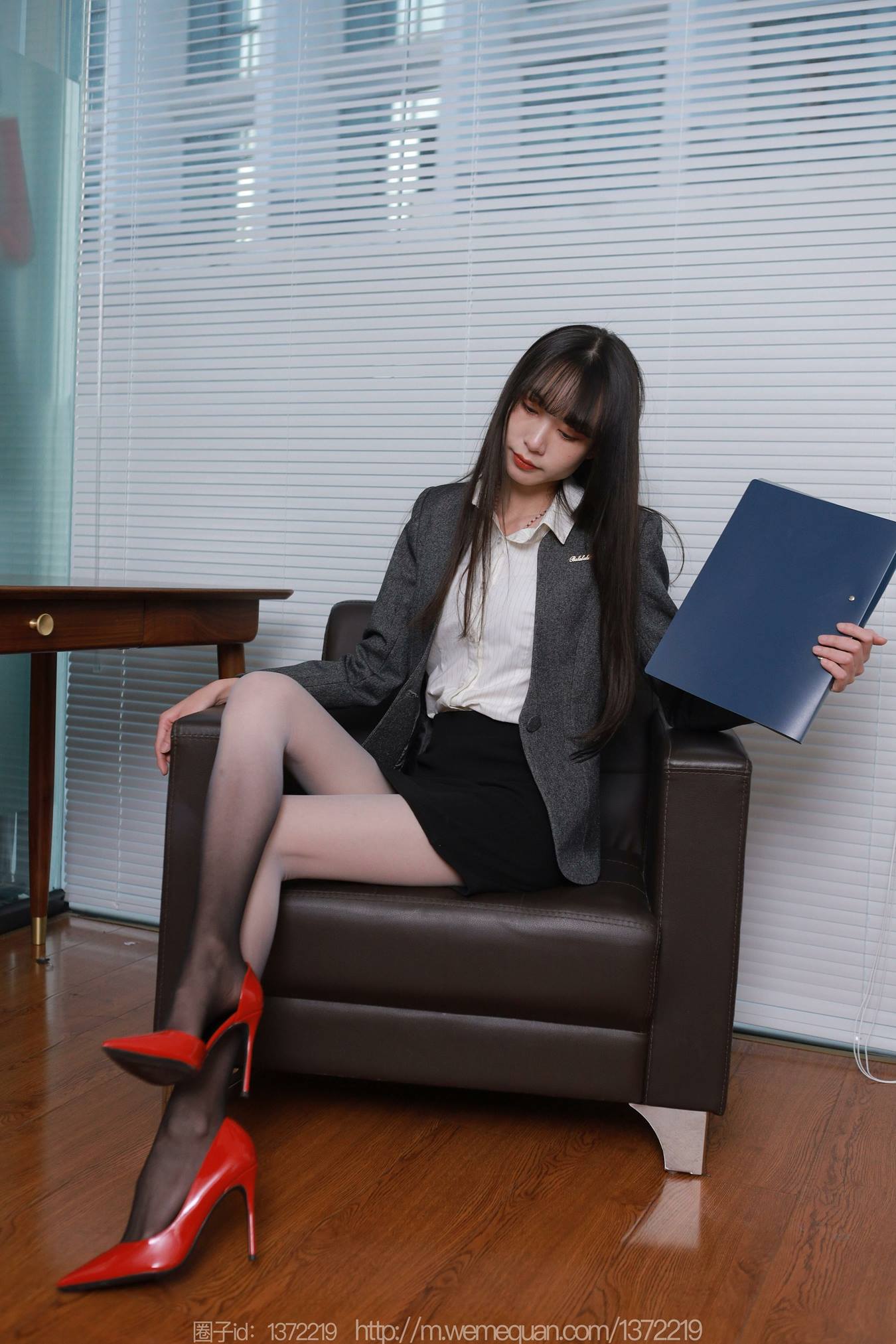 图片[70]-[IESS异思趣向] 耽丝 230111团团 [86P] – 速更版-美库