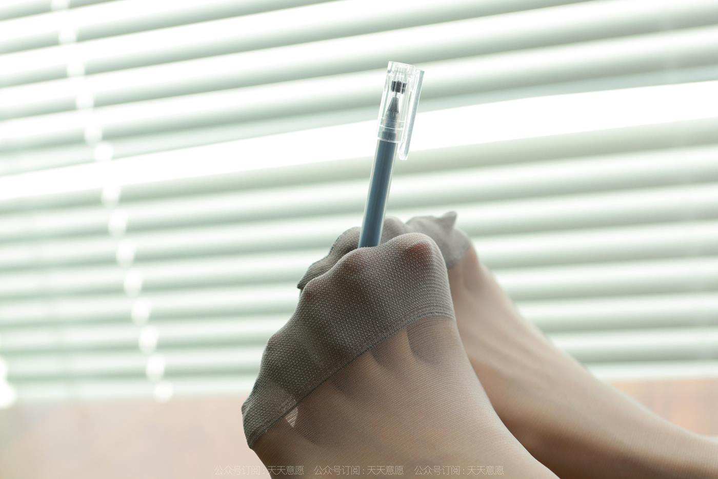 图片[29]-[IESS异思趣向] 2022.10.25 丝享家1248：小六《灰丝平板》[92P] – 速更版-美库