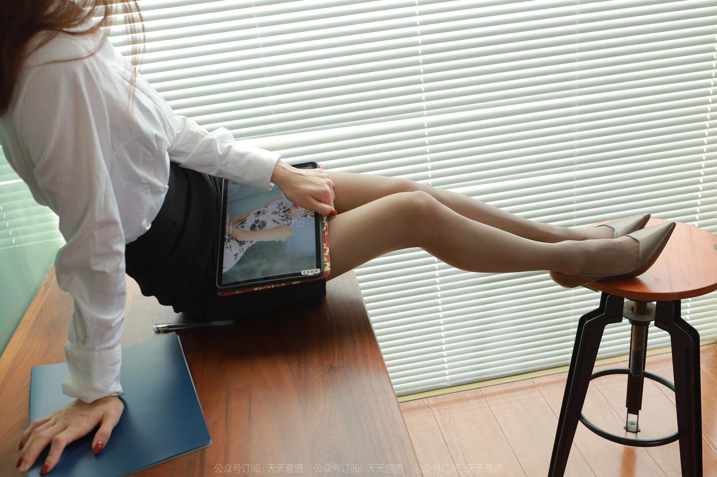 图片[42]-[IESS异思趣向] 2022.10.25 丝享家1248：小六《灰丝平板》[92P] – 速更版-美库