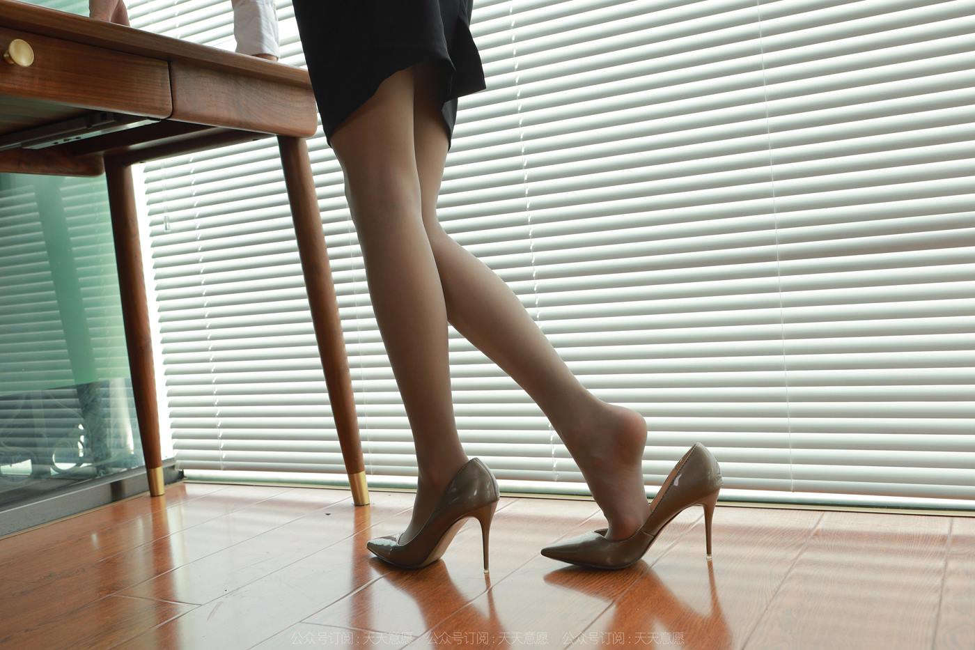 图片[86]-[IESS异思趣向] 2022.10.25 丝享家1248：小六《灰丝平板》[92P] – 速更版-美库