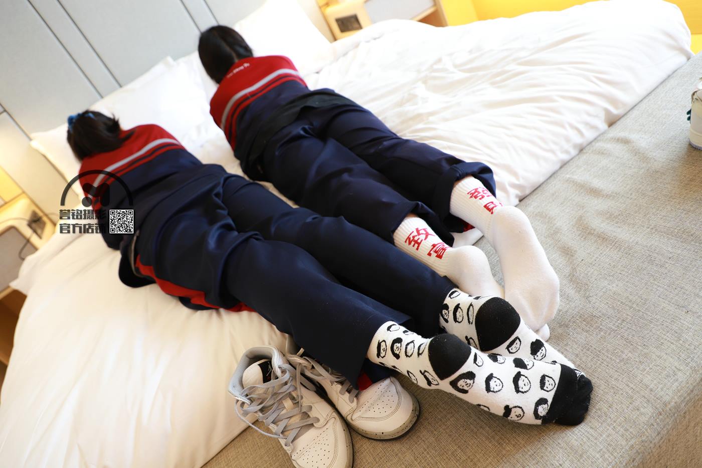 图片[14]-[誉铭传媒]袜足摄影 2020年《06.18 专享作品1》[90P] – 速更版-美库