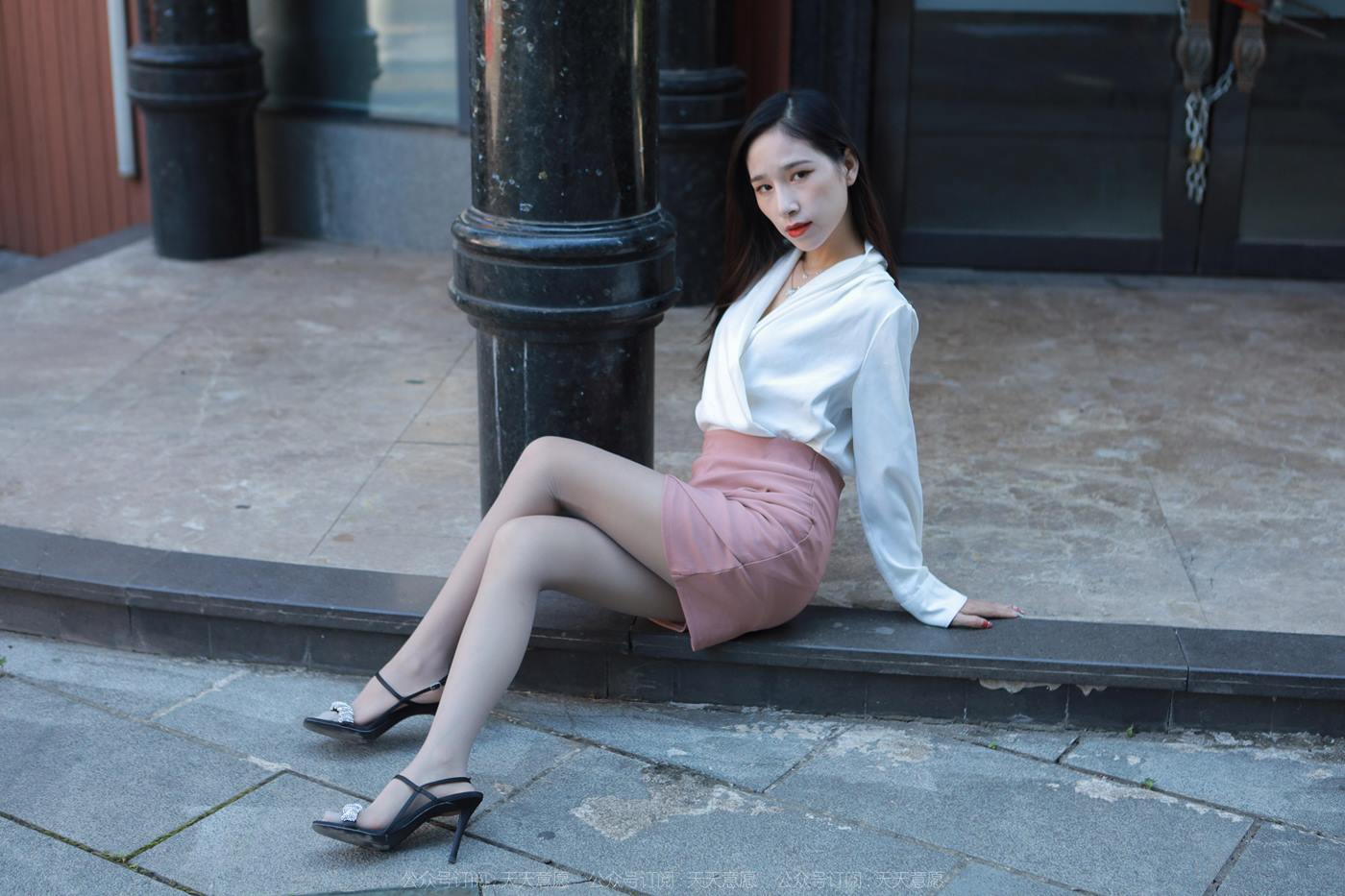 图片[11]-[IESS异思趣向] 2022.10.27 丝享家1250：美子《街角的爱人》[88P] – 速更版-美库