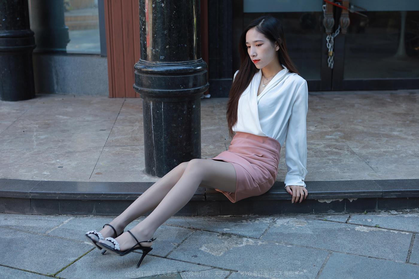 图片[21]-[IESS异思趣向] 2022.10.27 丝享家1250：美子《街角的爱人》[88P] – 速更版-美库