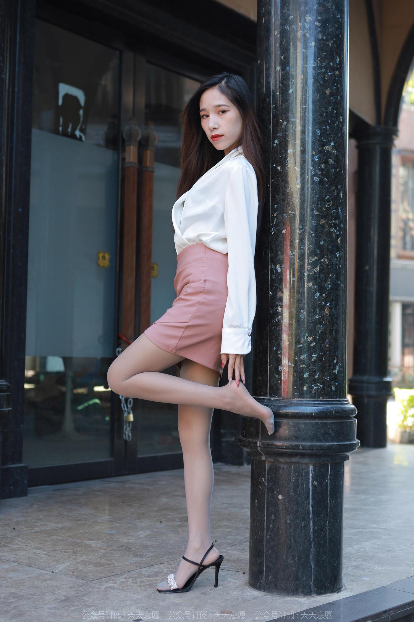 图片[63]-[IESS异思趣向] 2022.10.27 丝享家1250：美子《街角的爱人》[88P] – 速更版-美库