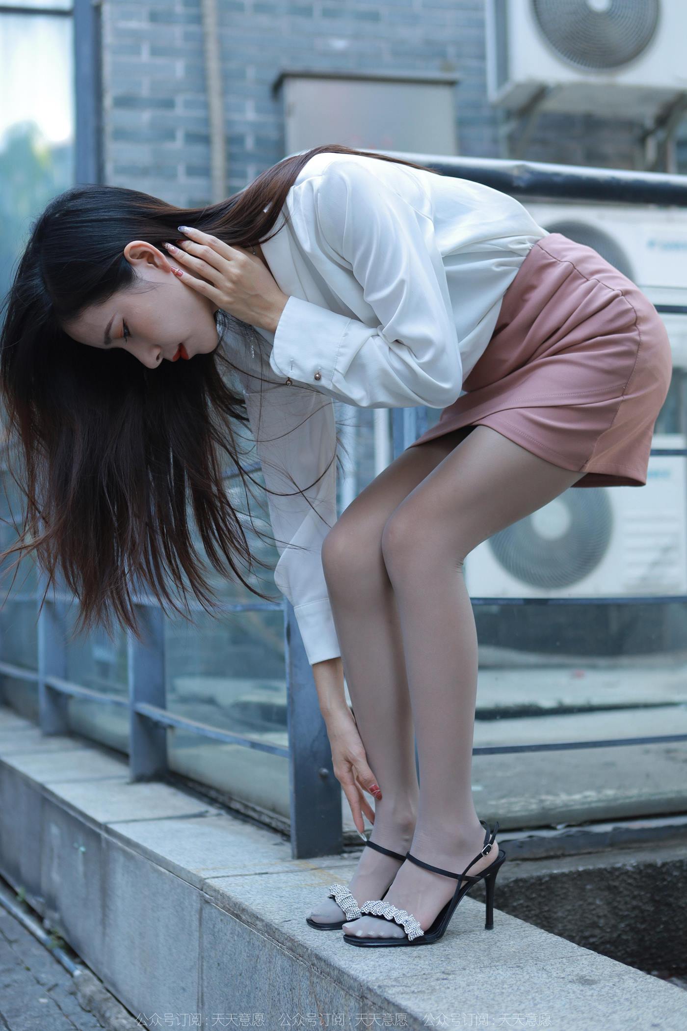 图片[65]-[IESS异思趣向] 2022.10.27 丝享家1250：美子《街角的爱人》[88P] – 速更版-美库