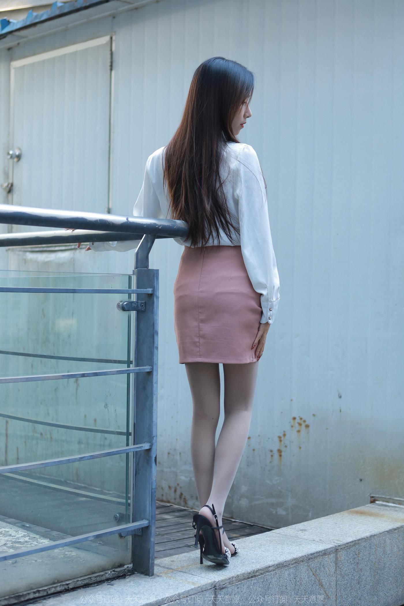 图片[76]-[IESS异思趣向] 2022.10.27 丝享家1250：美子《街角的爱人》[88P] – 速更版-美库