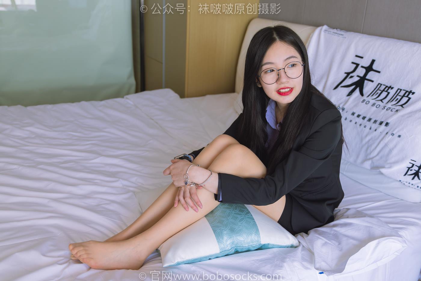[BoBoSocks袜啵啵]NO.216 小甜豆-两双高跟鞋、肉丝、油亮黑丝[145P] - 速更版-艺库