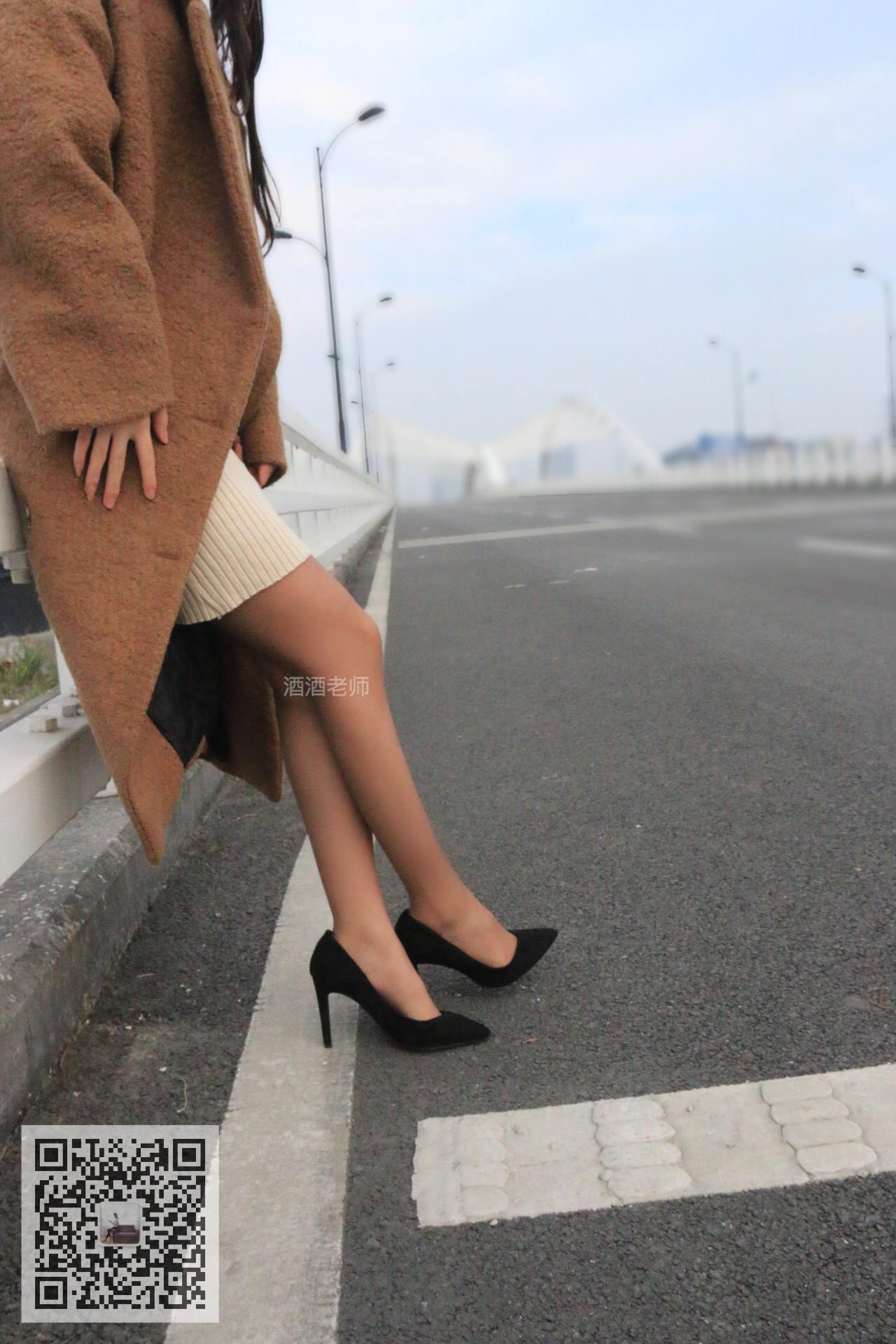 图片[10]-美腿博主@酒酒老师 公路丝拍&冬季恋歌 [45P] – 速更版-美库