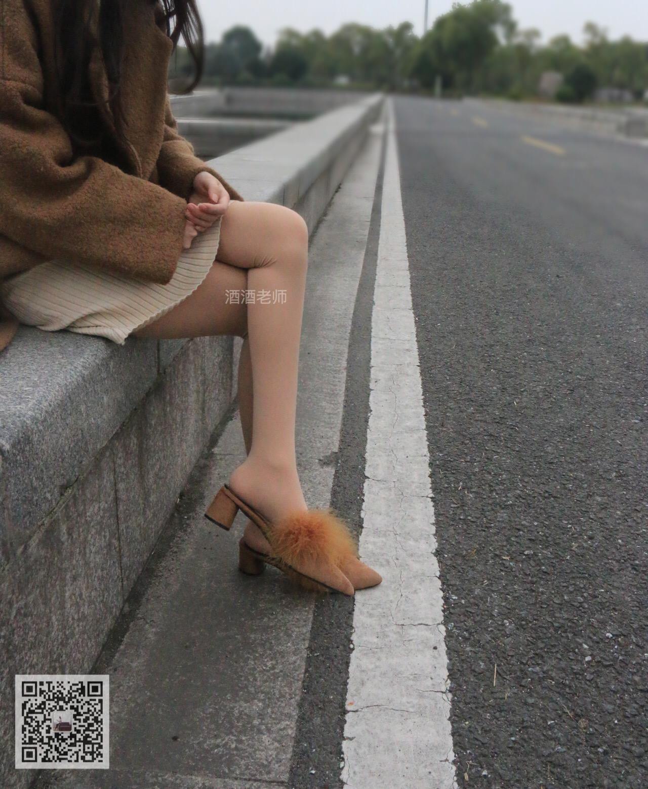 图片[16]-美腿博主@酒酒老师 公路丝拍&冬季恋歌 [45P] – 速更版-美库