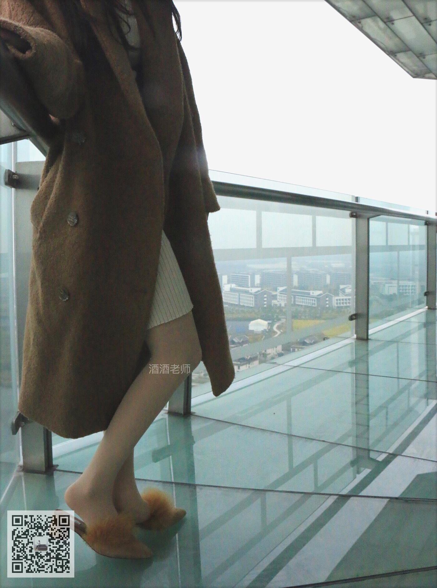 图片[31]-美腿博主@酒酒老师 公路丝拍&冬季恋歌 [45P] – 速更版-美库