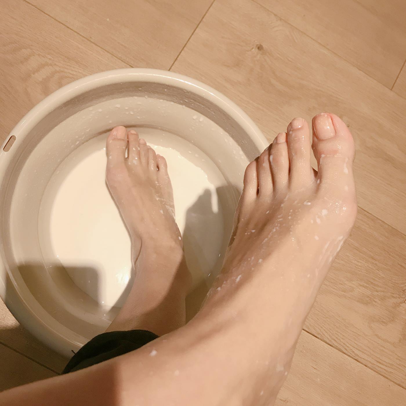 图片[13]-网紅Coser@安乔乔儿(Nia乔乔) 牛奶洗脚[102P] – 速更版-美库