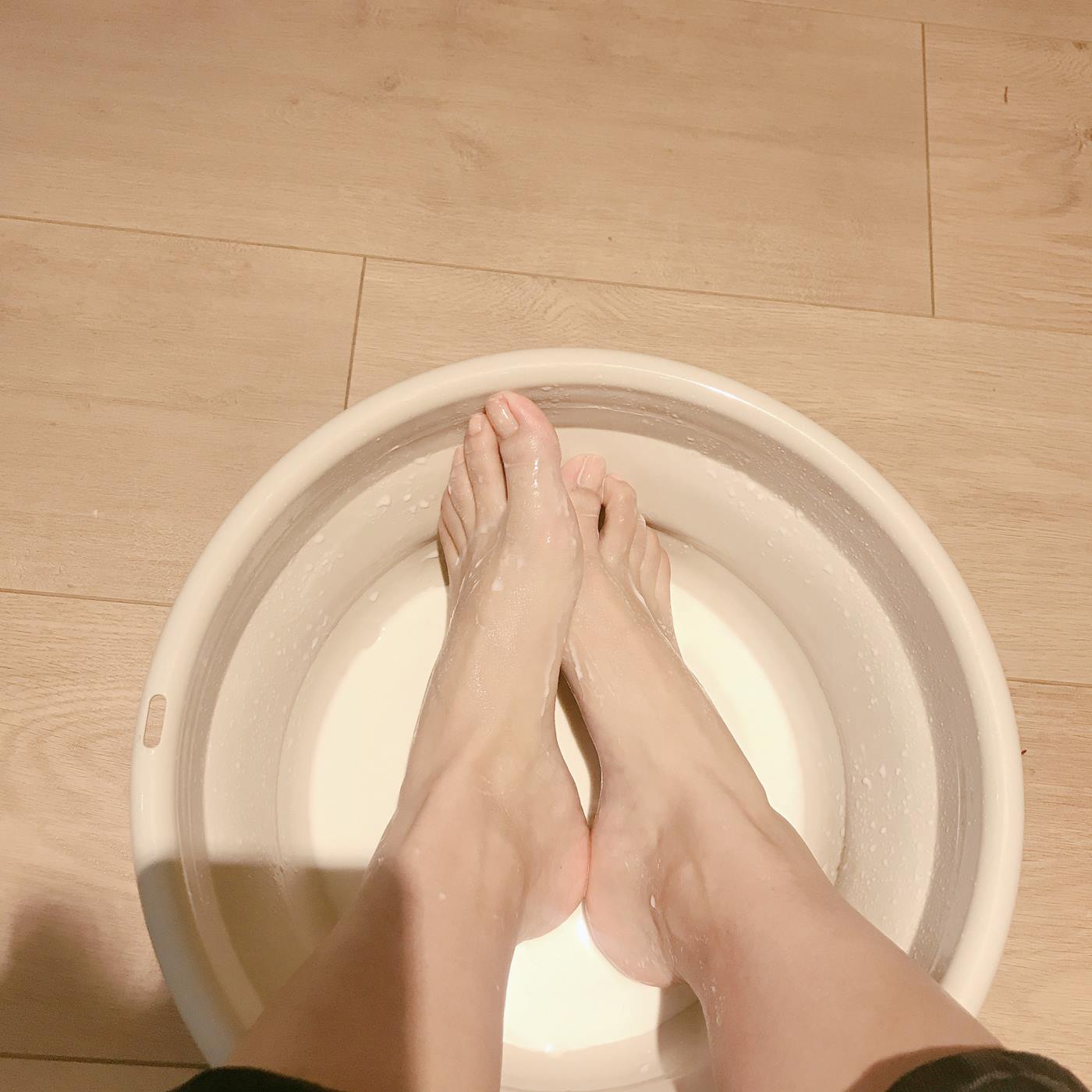 图片[18]-网紅Coser@安乔乔儿(Nia乔乔) 牛奶洗脚[102P] – 速更版-美库