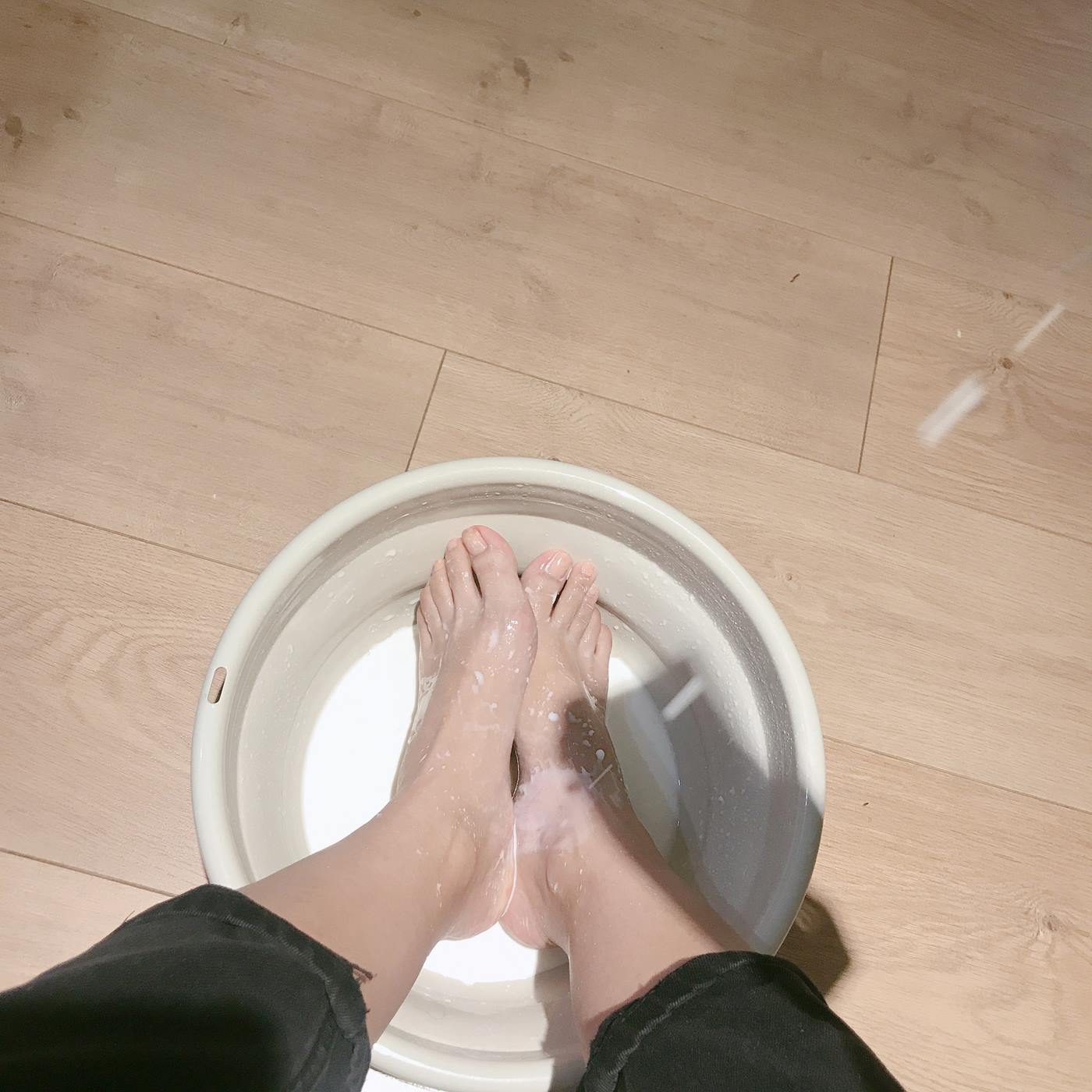 图片[25]-网紅Coser@安乔乔儿(Nia乔乔) 牛奶洗脚[102P] – 速更版-美库