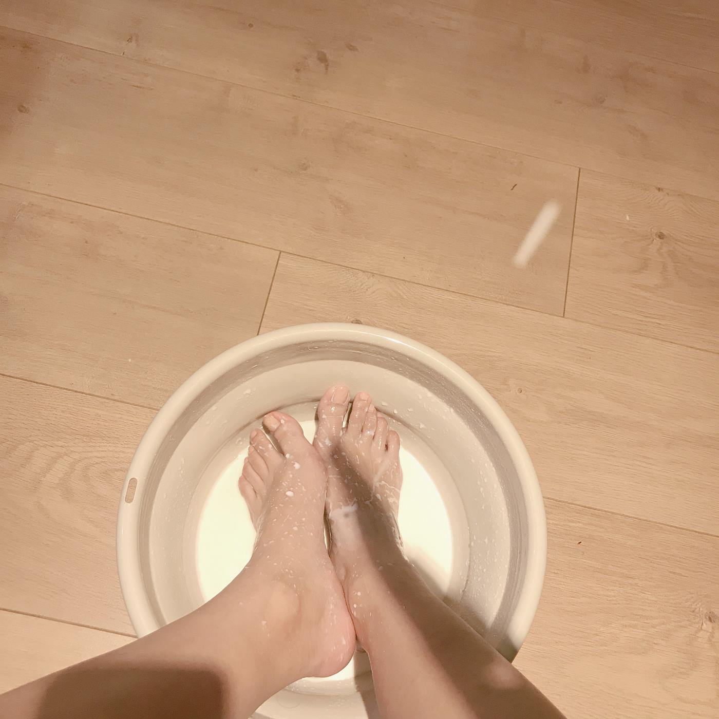 图片[30]-网紅Coser@安乔乔儿(Nia乔乔) 牛奶洗脚[102P] – 速更版-美库