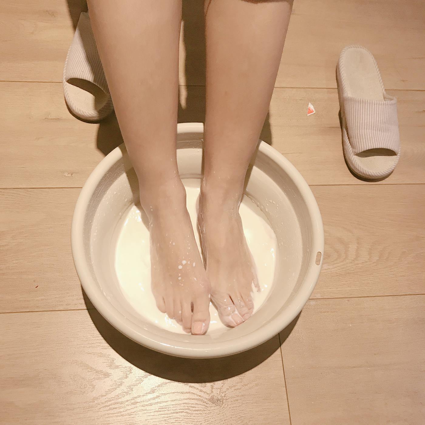 图片[47]-网紅Coser@安乔乔儿(Nia乔乔) 牛奶洗脚[102P] – 速更版-美库