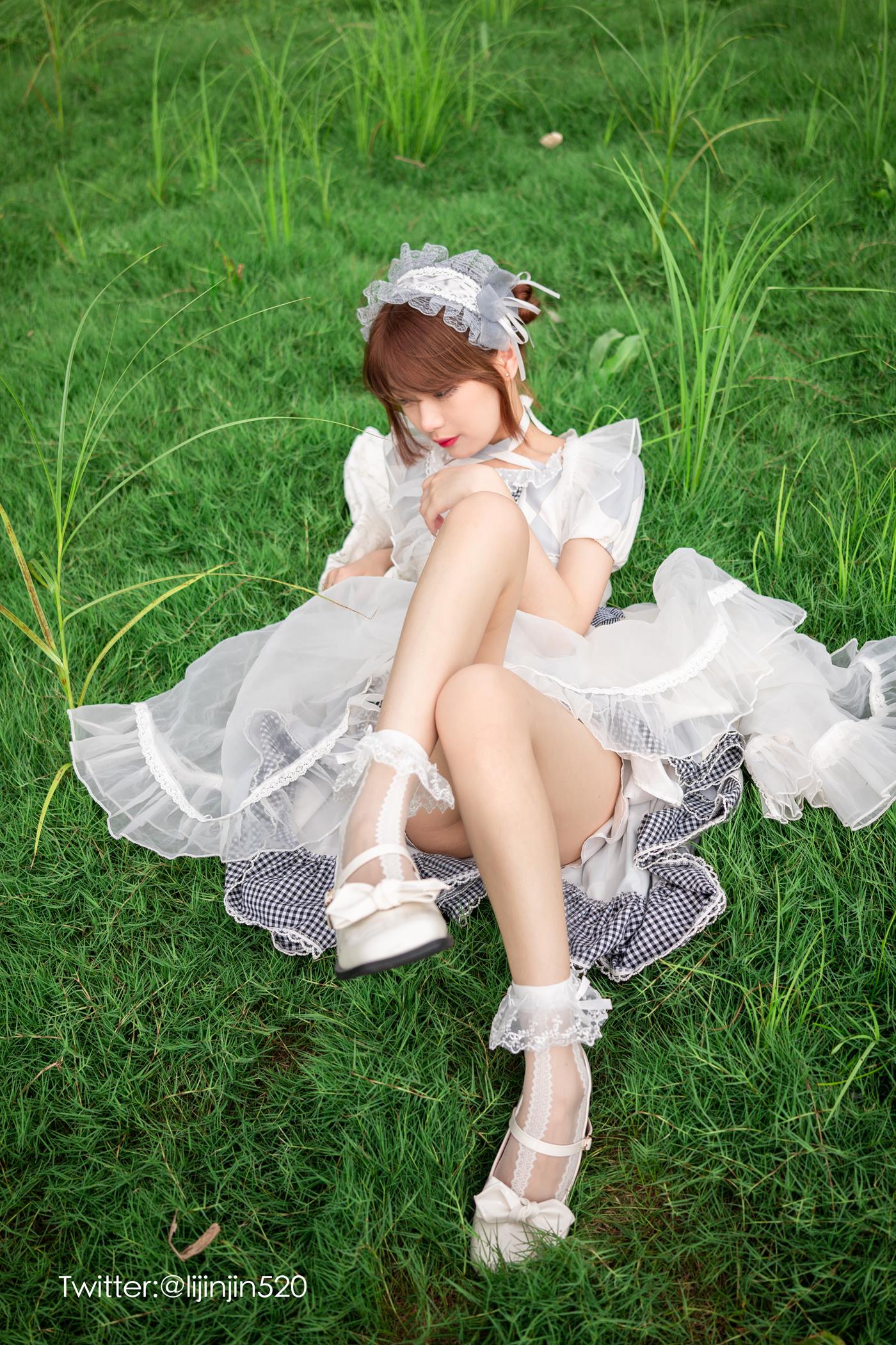 图片[13]-梨瑾瑾 – 草地[13P] – 速更版-美库