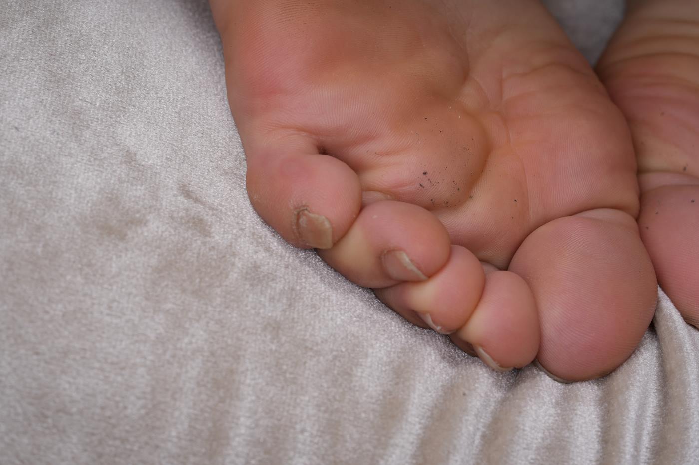 图片[70]-[Sexy Asian Girls Feet]NO.047-茜茜展示她的挺脏小脚丫[139P] – 速更版-美库