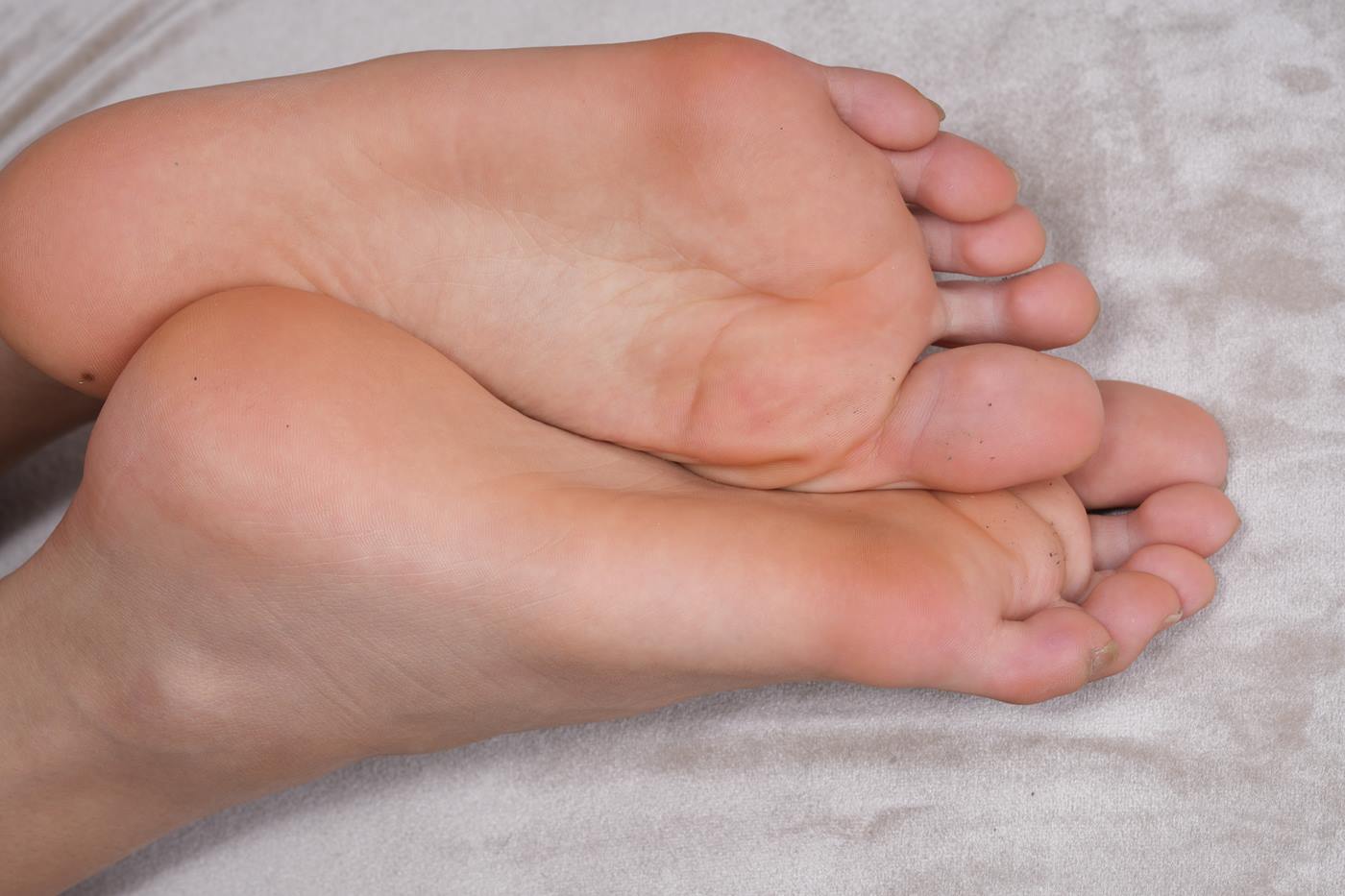 图片[77]-[Sexy Asian Girls Feet]NO.047-茜茜展示她的挺脏小脚丫[139P] – 速更版-美库