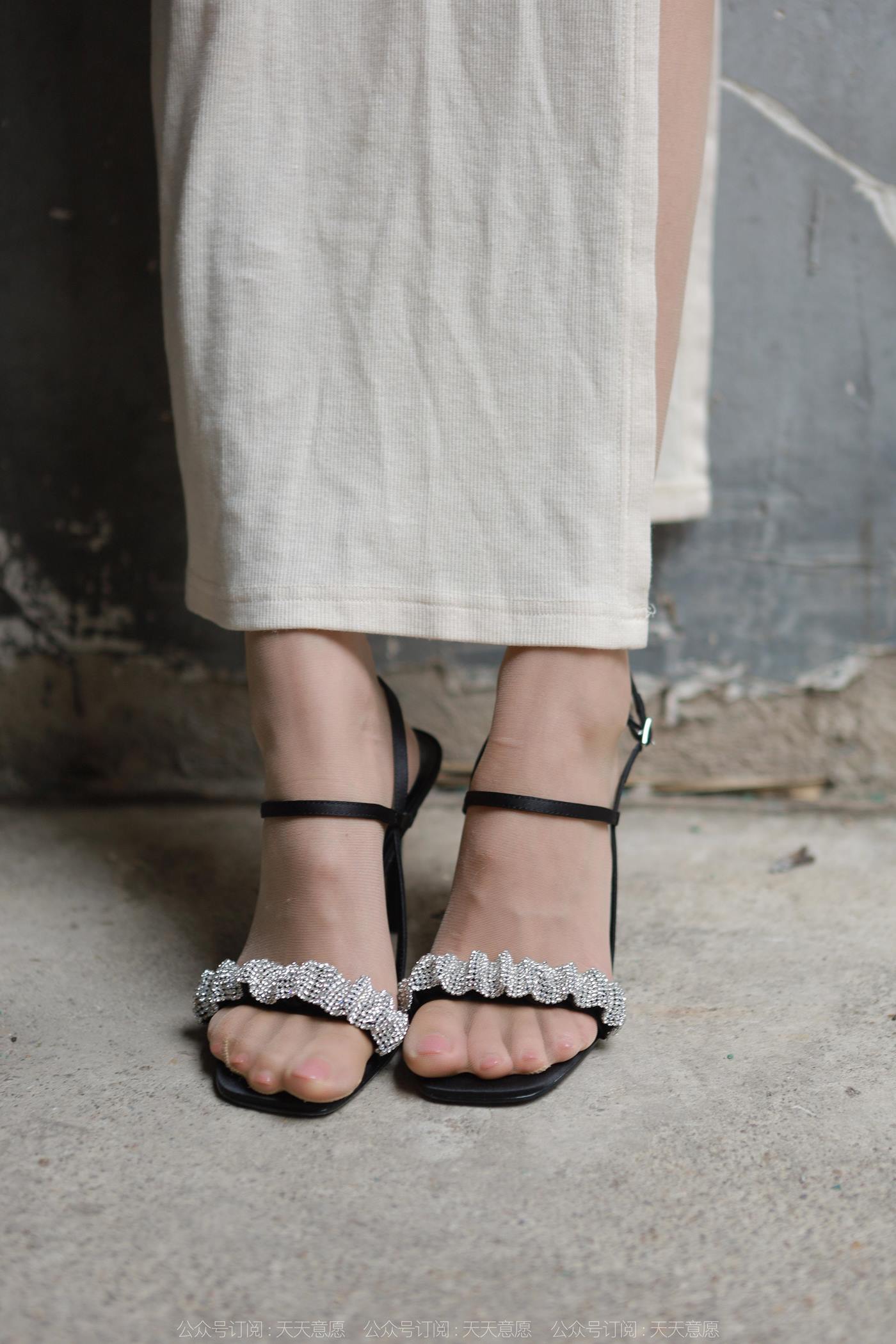 图片[10]-[IESS异思趣向] 2022.11.08 丝享家1262：团团《高叉长腿》[88P] – 速更版-美库