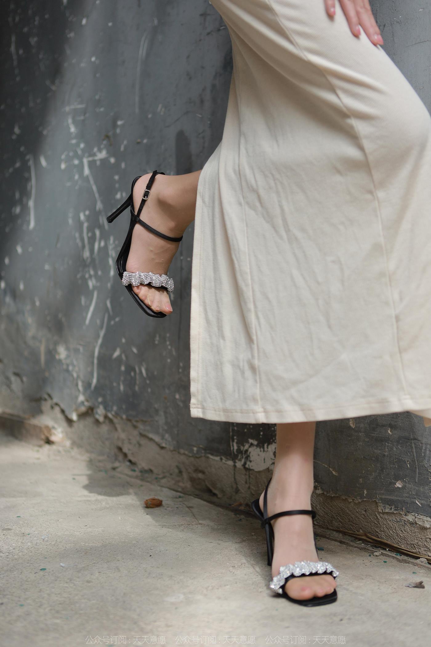 图片[81]-[IESS异思趣向] 2022.11.08 丝享家1262：团团《高叉长腿》[88P] – 速更版-美库