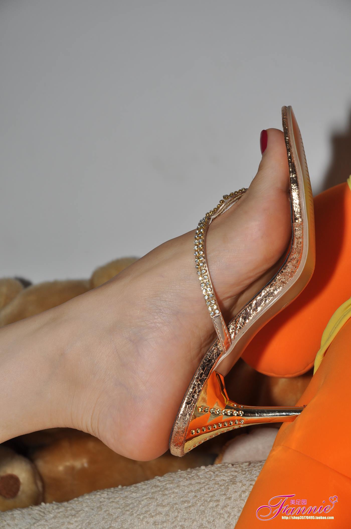 图片[39]-Fannie芬妮每足园 No.074 炽红莲高跟裸足7 [74P] – 速更版-美库