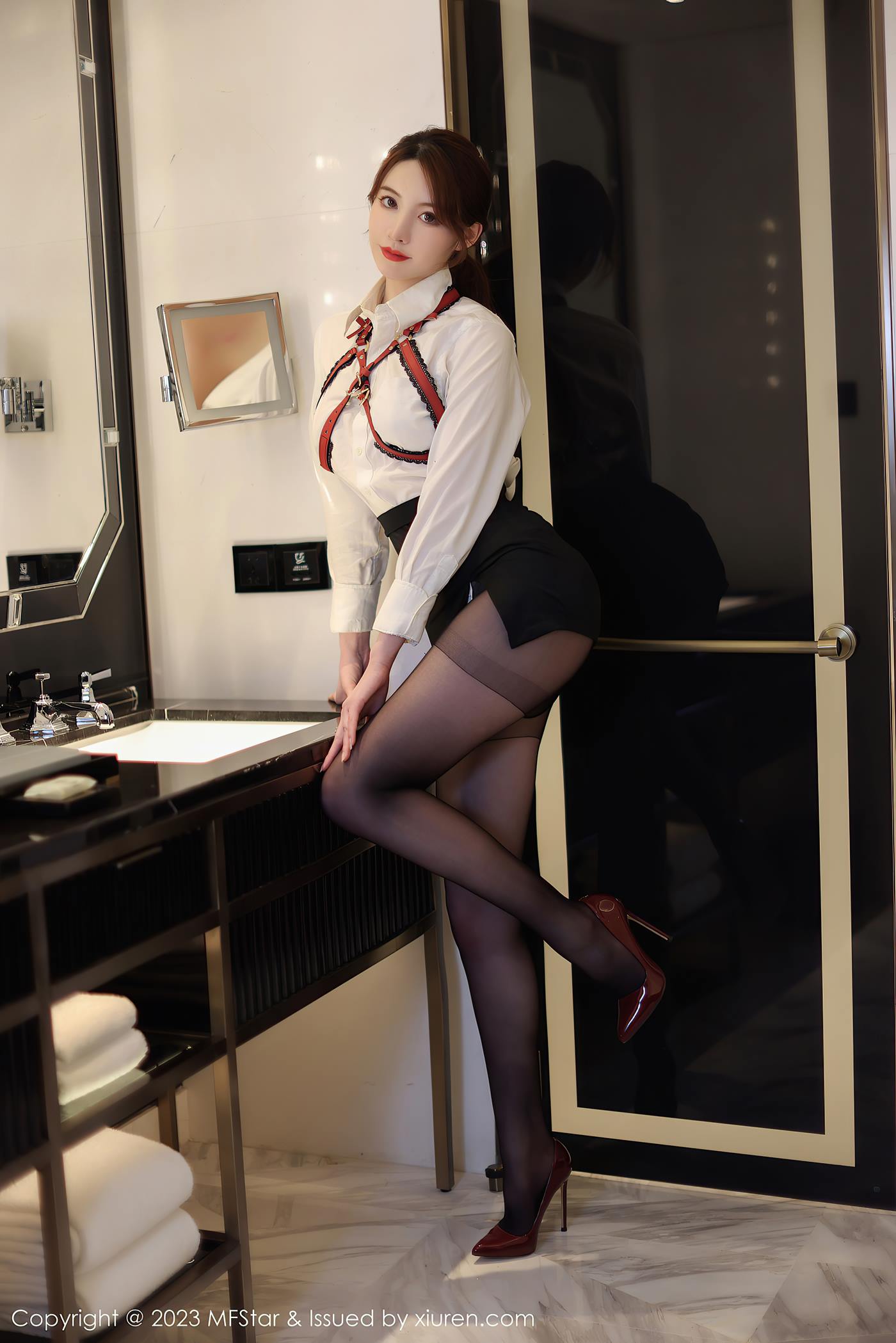 图片[33]-[MFStar模范学院] 2023.05.04 VOL.615 yoo优优 黑丝美臀[39P] – 速更版-美库