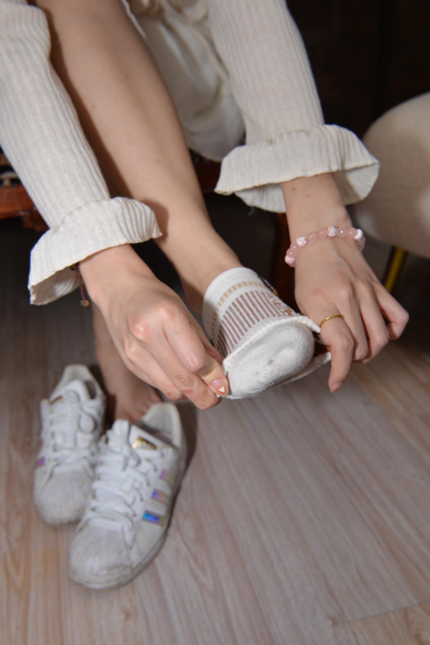 图片[16]-[Sexy Asian Girls Feet]NO.052 可爱的小女生冰凌性感36码小脚丫棉袜[192P] – 速更版-美库