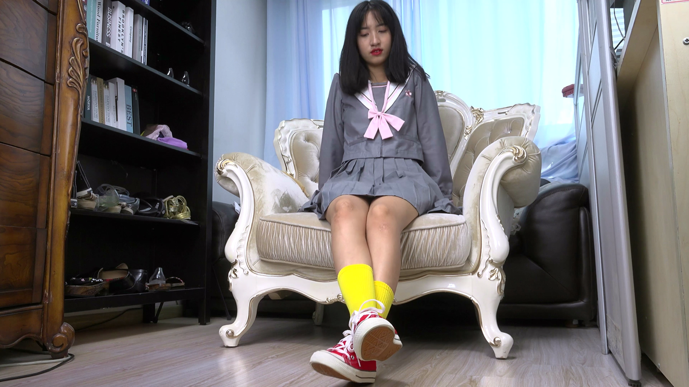 图片[47]-[Sexy Asian Girls Feet]NO.054 雪菲脱掉帆布鞋把脚纹路给你看[227P] – 速更版-美库