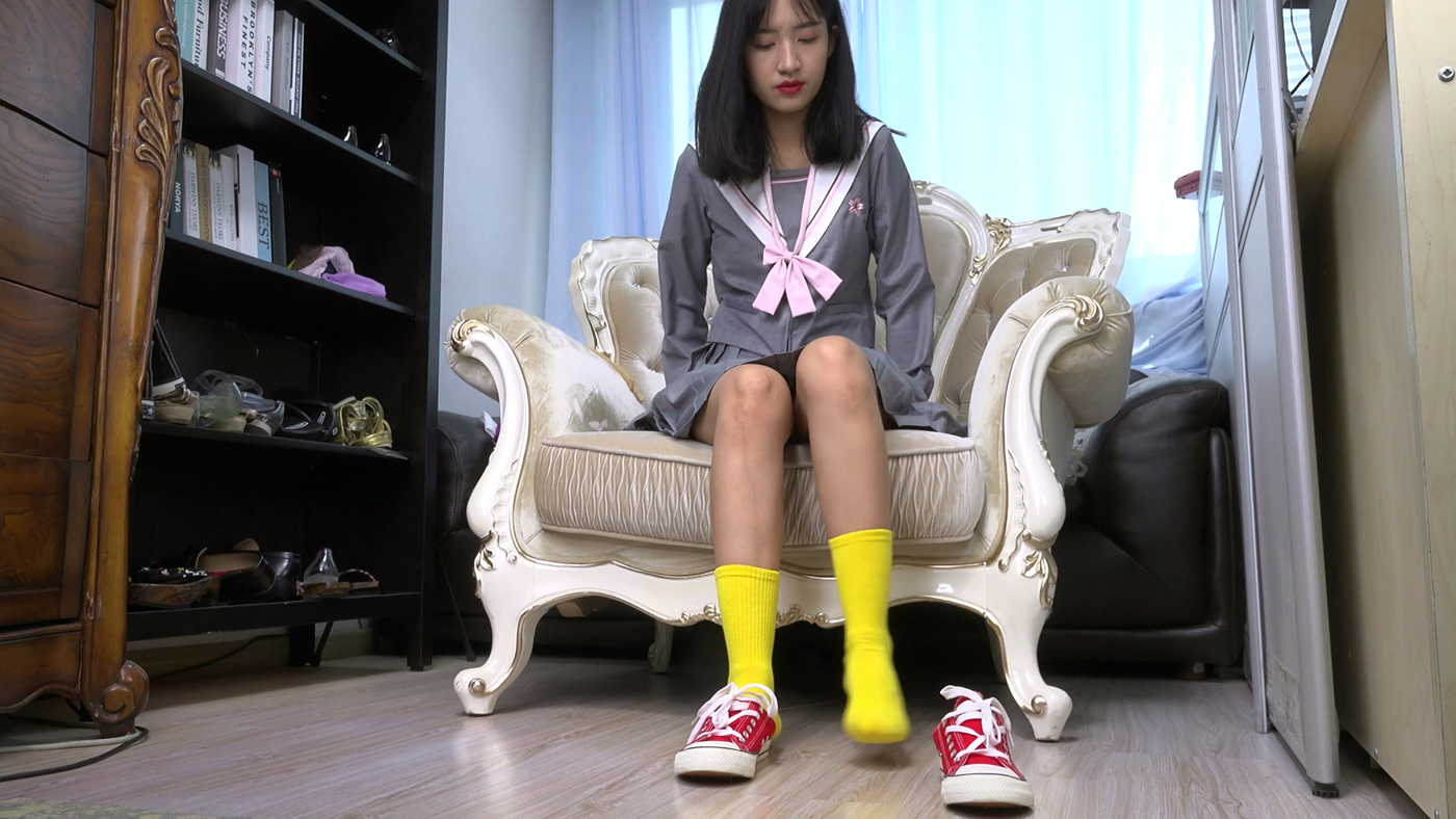 图片[56]-[Sexy Asian Girls Feet]NO.054 雪菲脱掉帆布鞋把脚纹路给你看[227P] – 速更版-美库