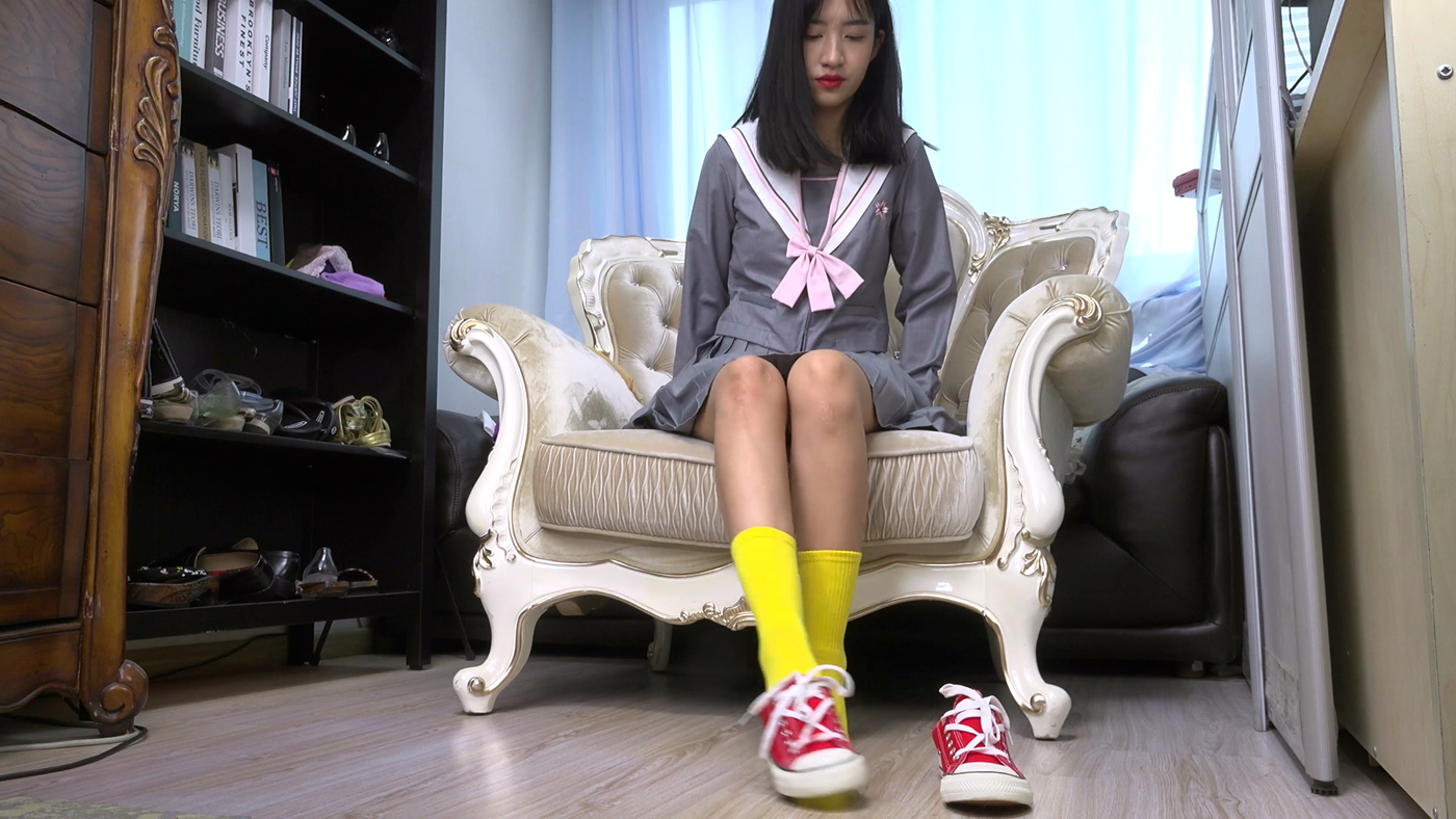 图片[57]-[Sexy Asian Girls Feet]NO.054 雪菲脱掉帆布鞋把脚纹路给你看[227P] – 速更版-美库