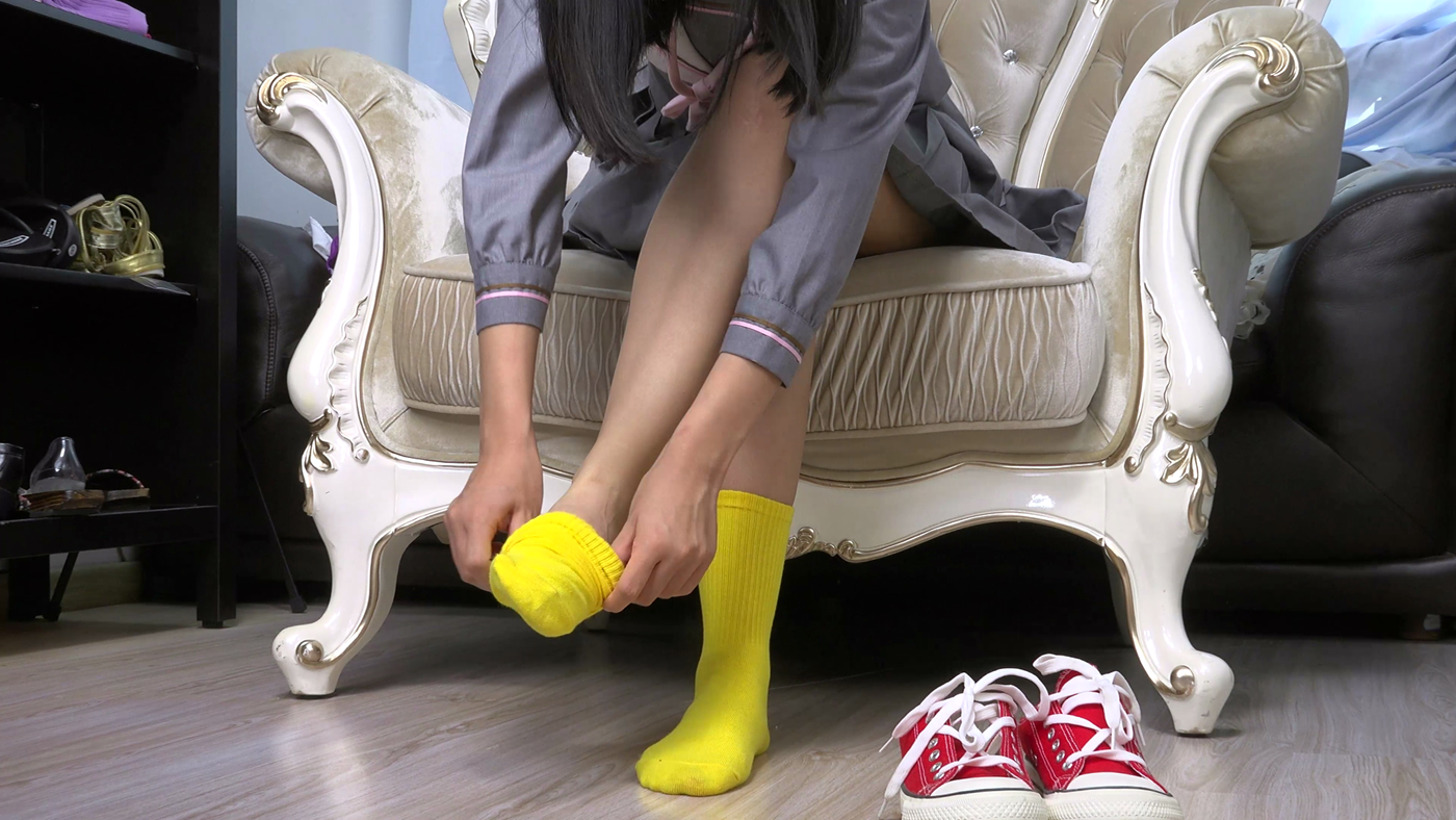 图片[60]-[Sexy Asian Girls Feet]NO.054 雪菲脱掉帆布鞋把脚纹路给你看[227P] – 速更版-美库