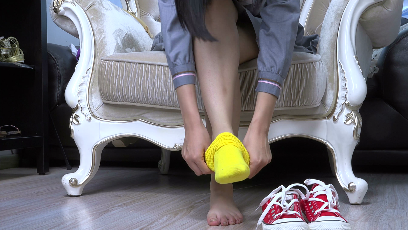 图片[77]-[Sexy Asian Girls Feet]NO.054 雪菲脱掉帆布鞋把脚纹路给你看[227P] – 速更版-美库