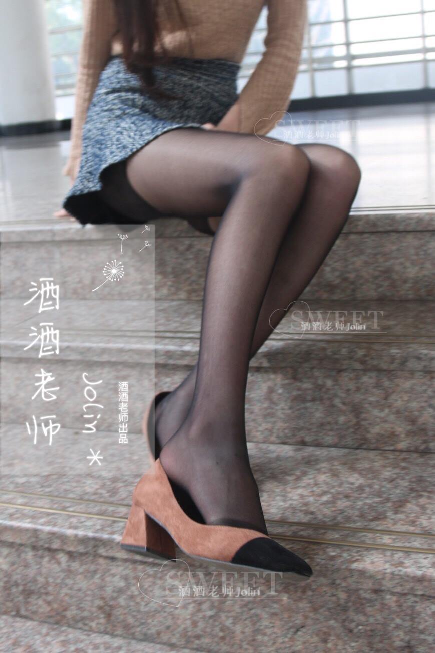 图片[35]-美腿博主@酒酒老师 酒酒老师和教室更配 [59P] – 速更版-美库