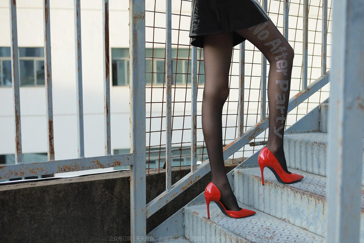 图片[59]-[IESS异思趣向] 2022.11.16 丝享家1270：团团《长腿红高跟》[83P] – 速更版-美库