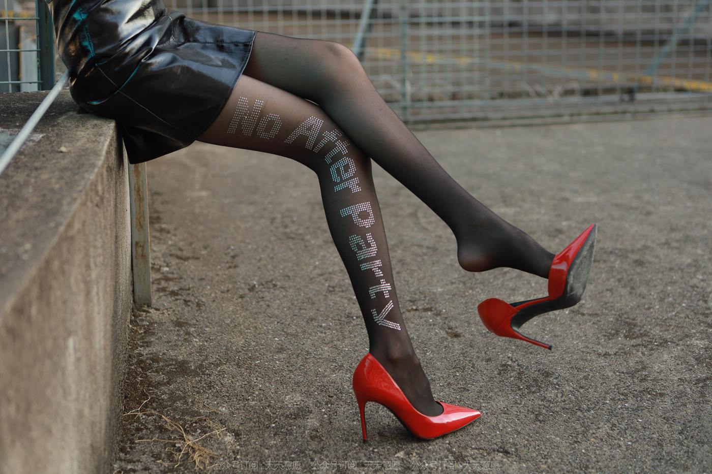 图片[71]-[IESS异思趣向] 2022.11.16 丝享家1270：团团《长腿红高跟》[83P] – 速更版-美库