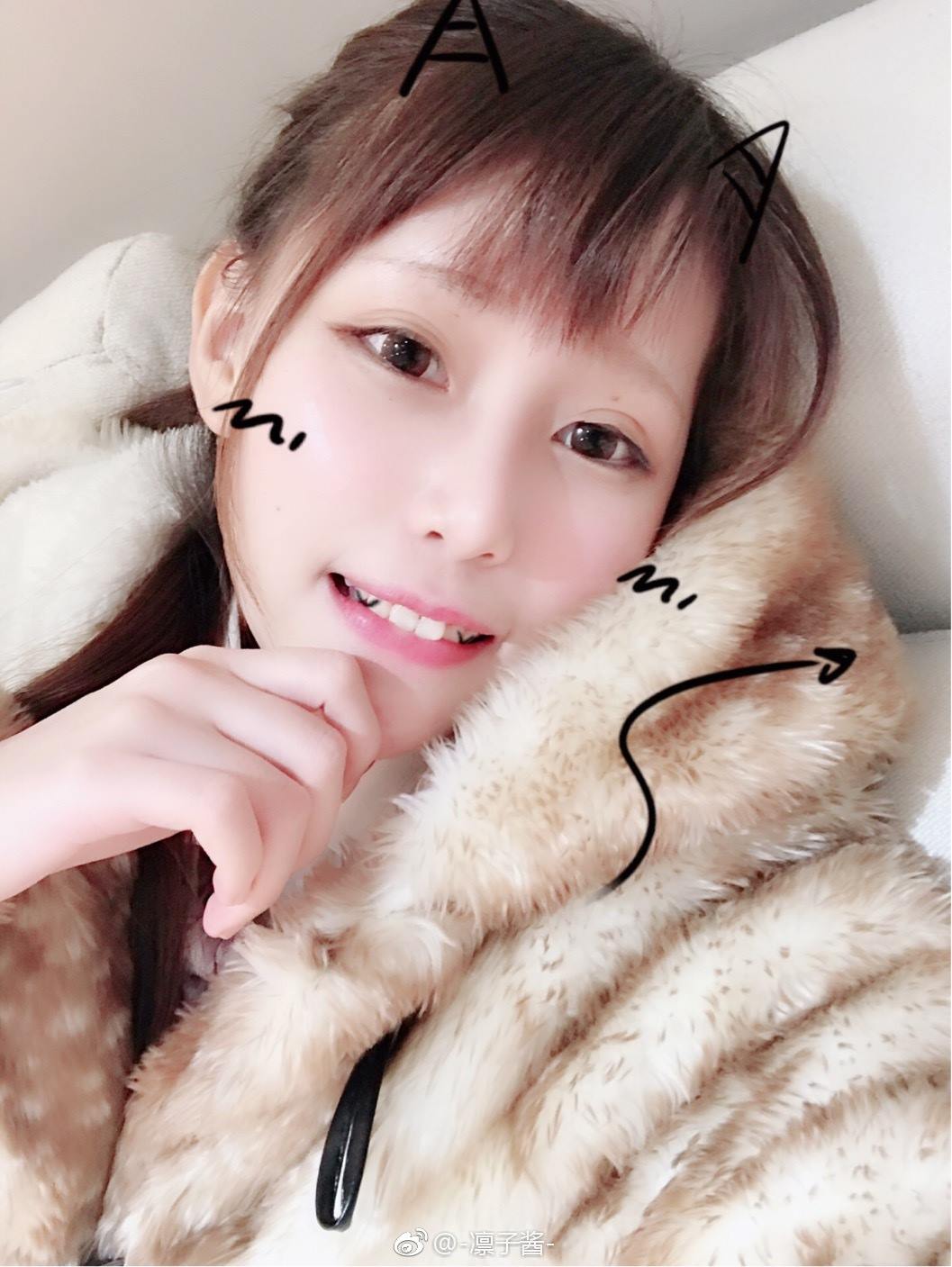 图片[77]-凛子酱  – 微博写真合集 2018WB [78P] – 速更版-美库